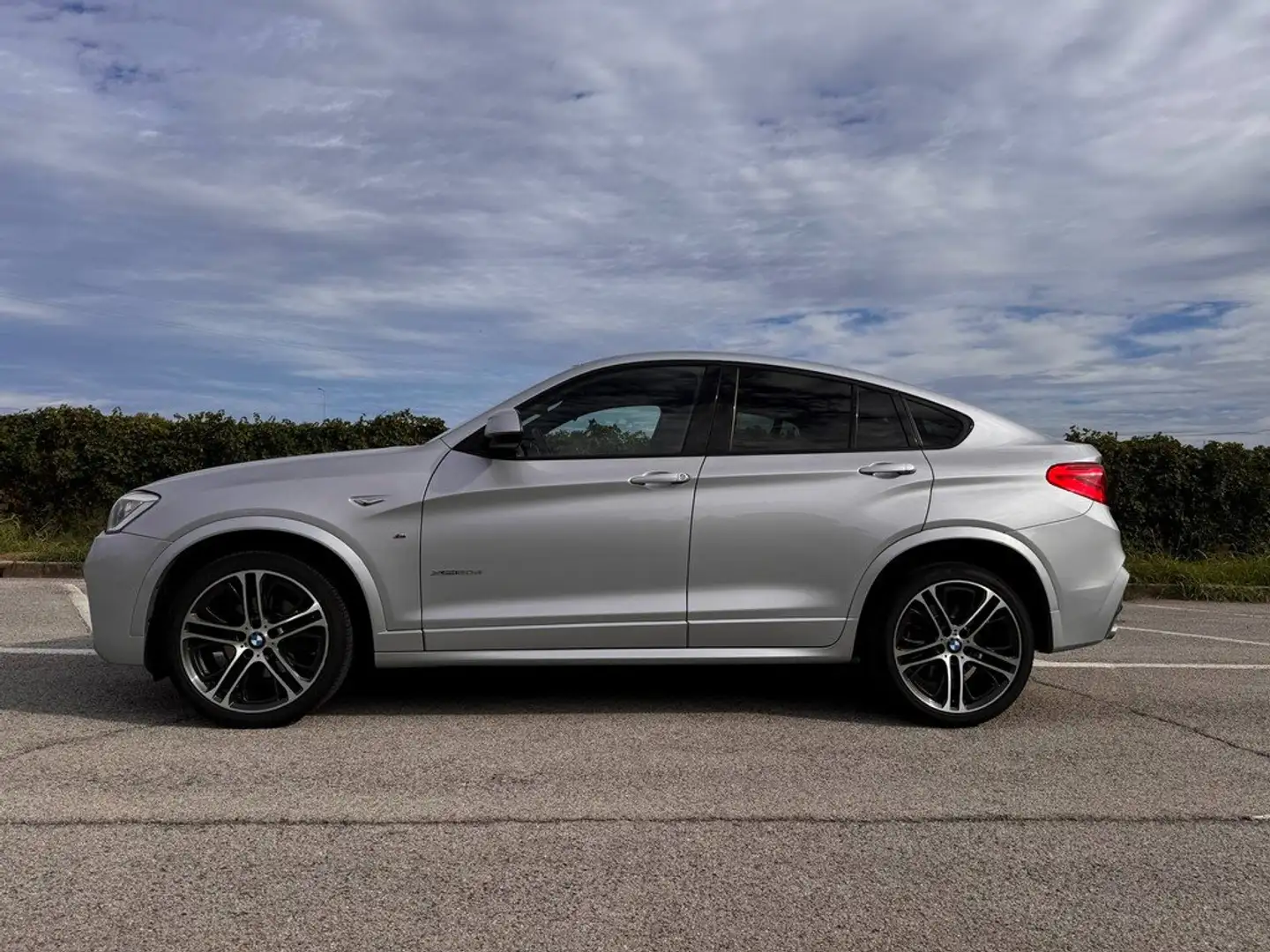 BMW X4 X4 xdrive20d auto my16 Stříbrná - 1