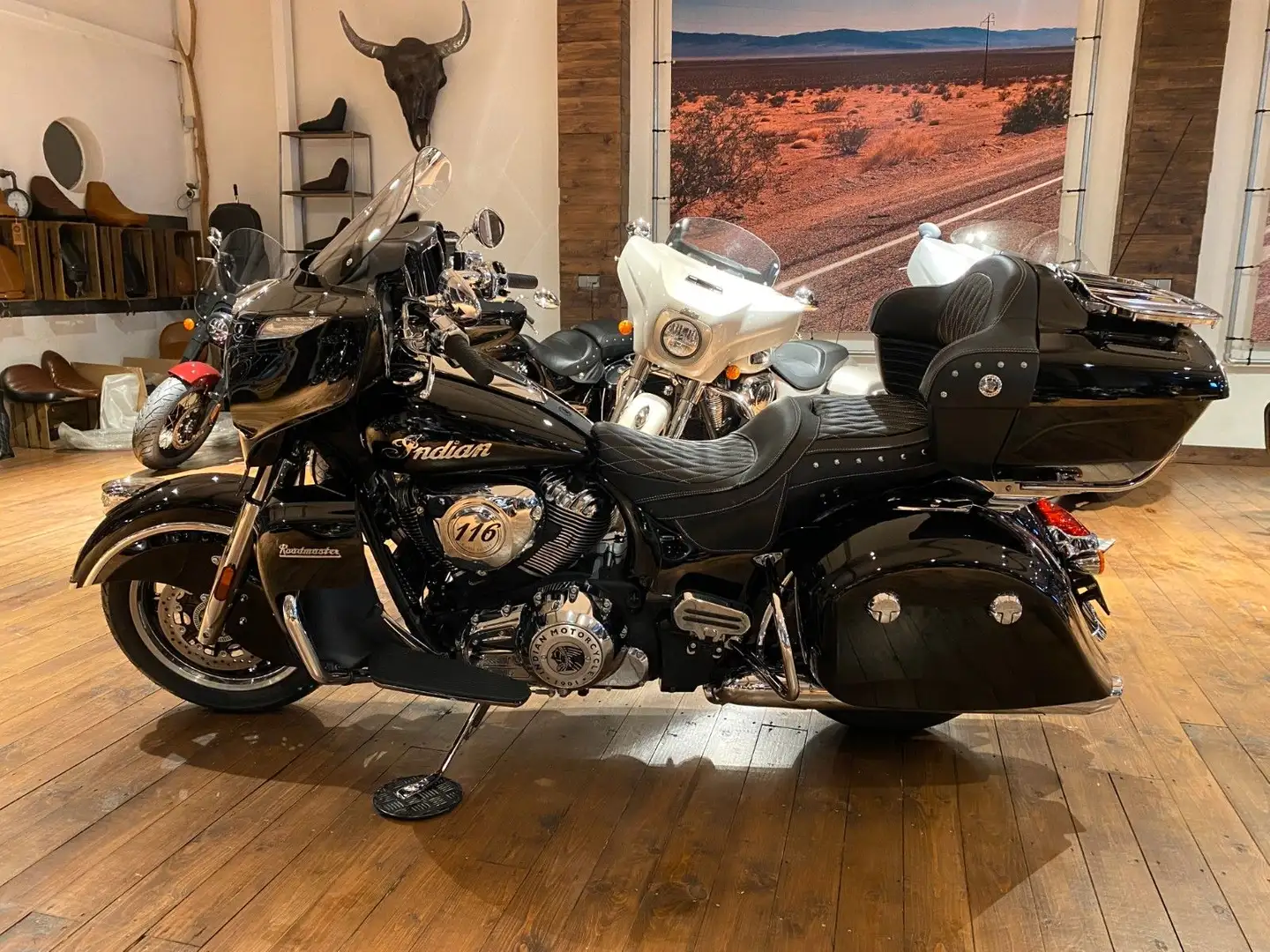 Indian Roadmaster Classic +Aktion EUR 1.500/3,99 % Černá - 1