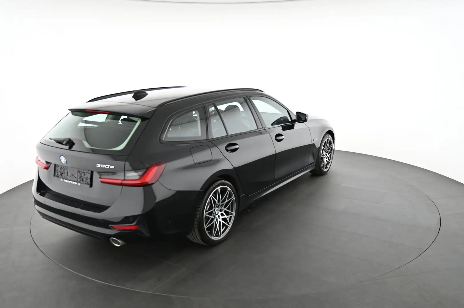 BMW 330 - 330e 2.0 Sport Line Touring Aut. Pickerl NEU Schwarz - 2