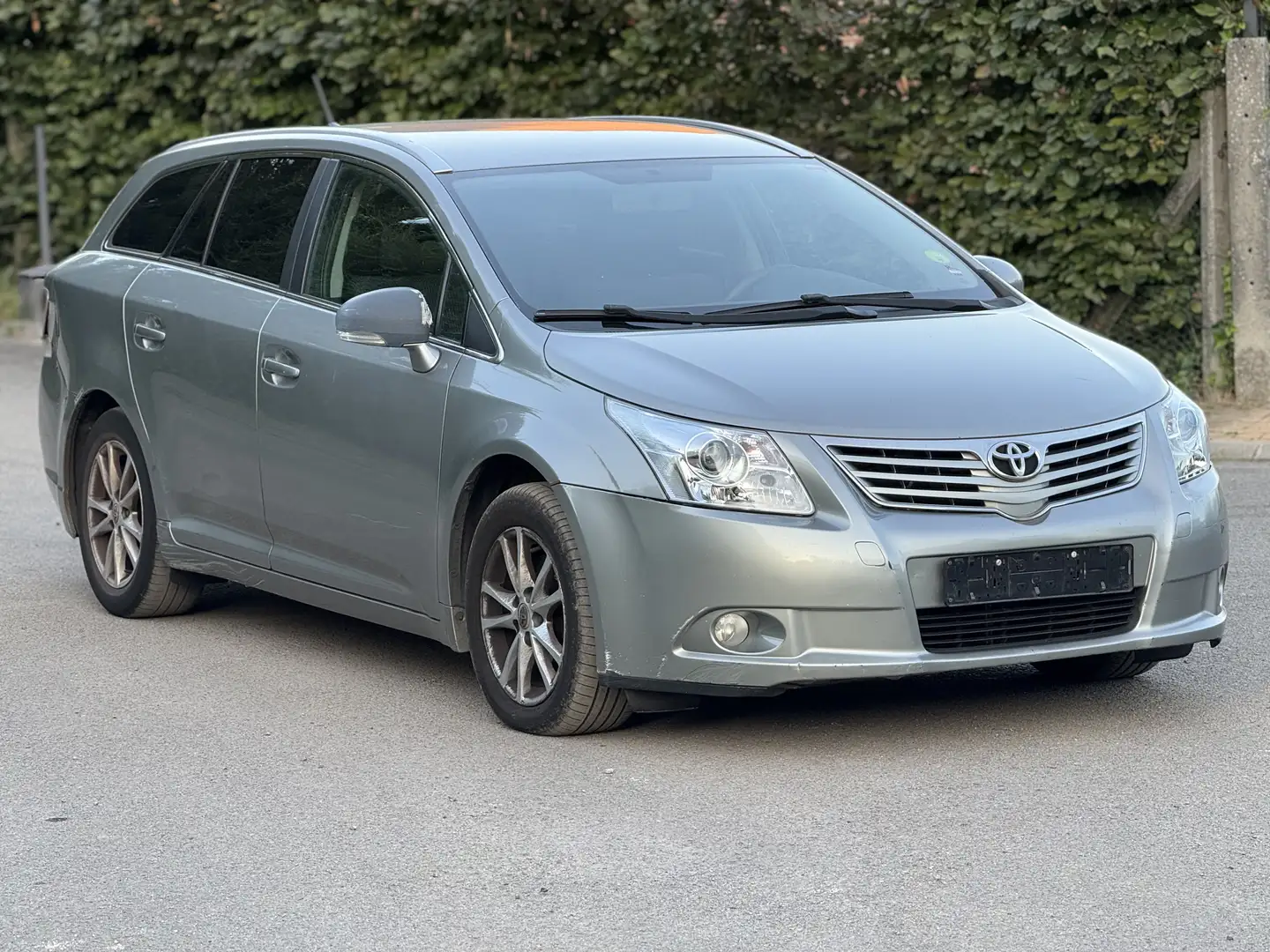 Toyota Avensis 2.0 D-4D Executive II DPF EURO-5 - 1
