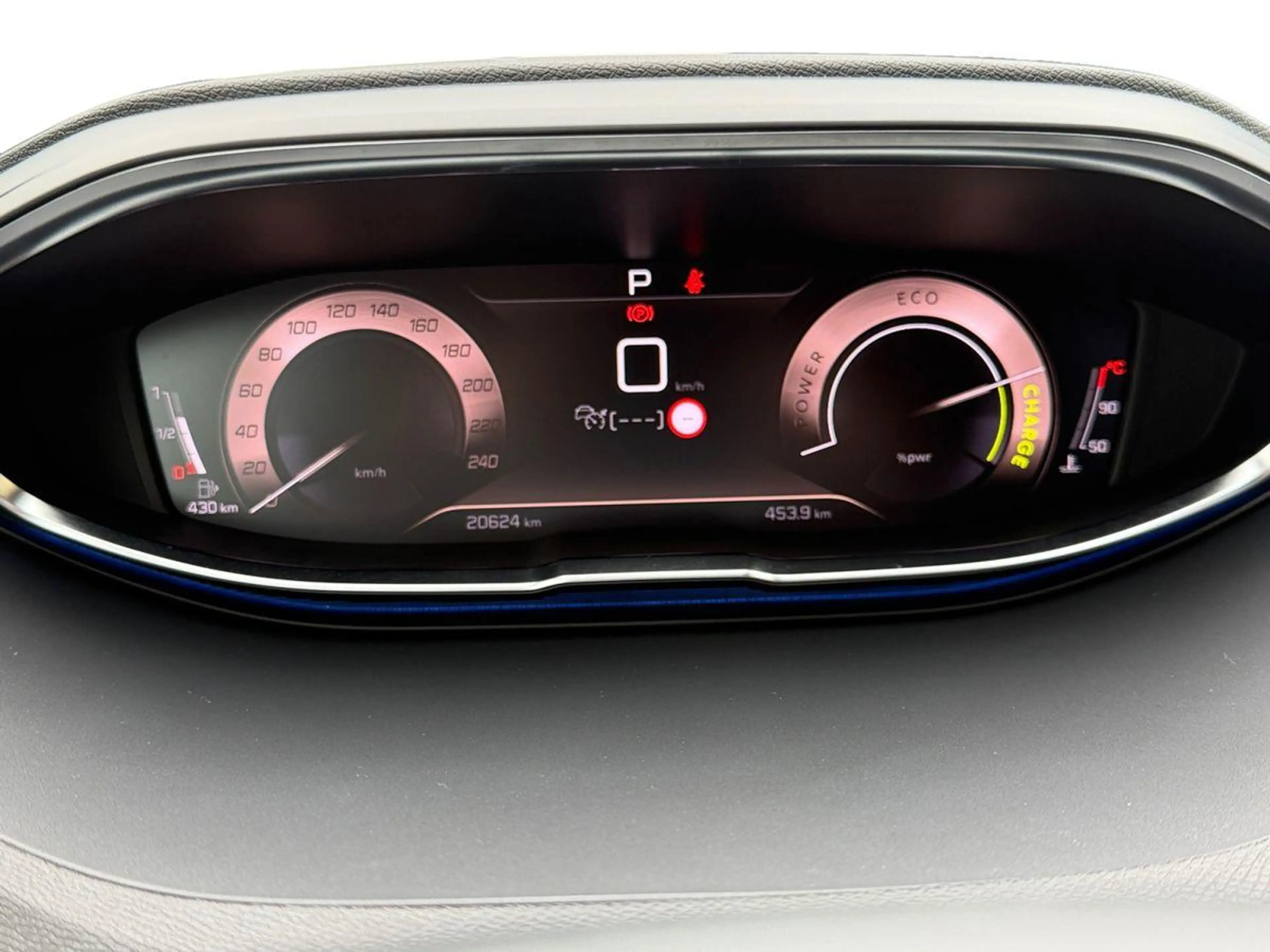 Peugeot 3008 GT Hybrid 136 - LED/NAVI/ACC/KLIMAAUT/KAMERA/PDC — photo 13