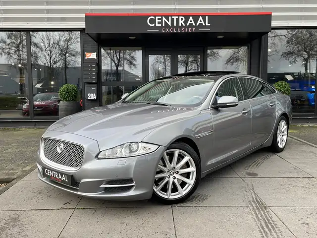 Jaguar XJ 3.0 V6 SC Premium Luxury LWB 340PK Pano I Meridian
