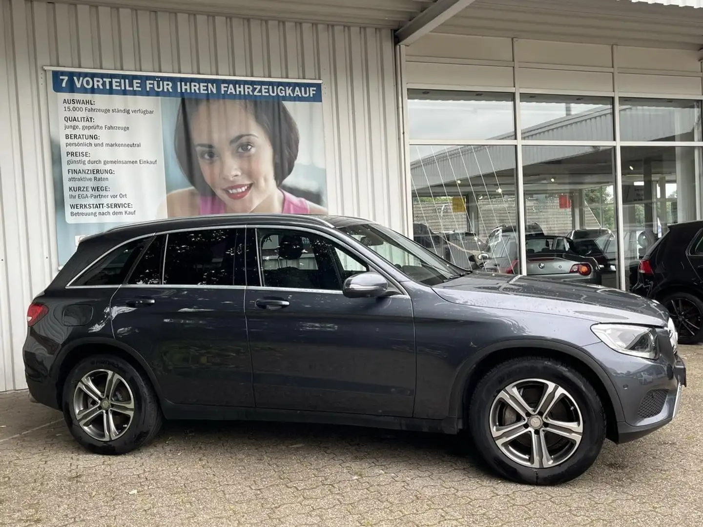 Mercedes-Benz GLC 250 d 4Matic COMMAND*CAM 360°*AHK*SHZ*PARK PAKET*DIST Gris - 2
