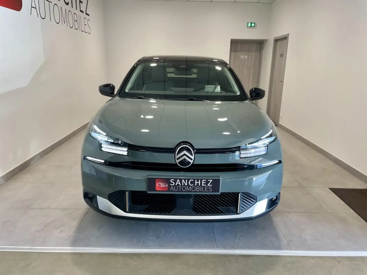 Citroen C4 III (2) 1.2 HYBRID 145 DCS6 MAX Vert - 2