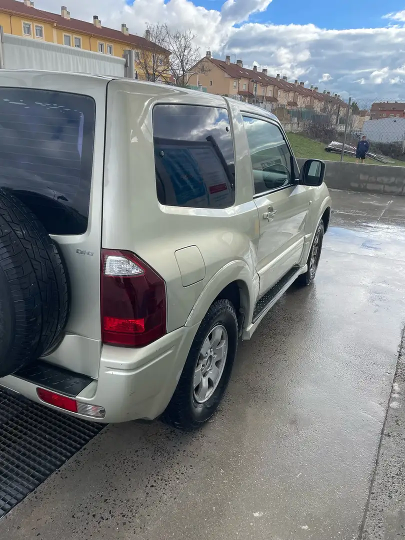Mitsubishi Montero 3.2 DI-D GLS Kaiteki - 2