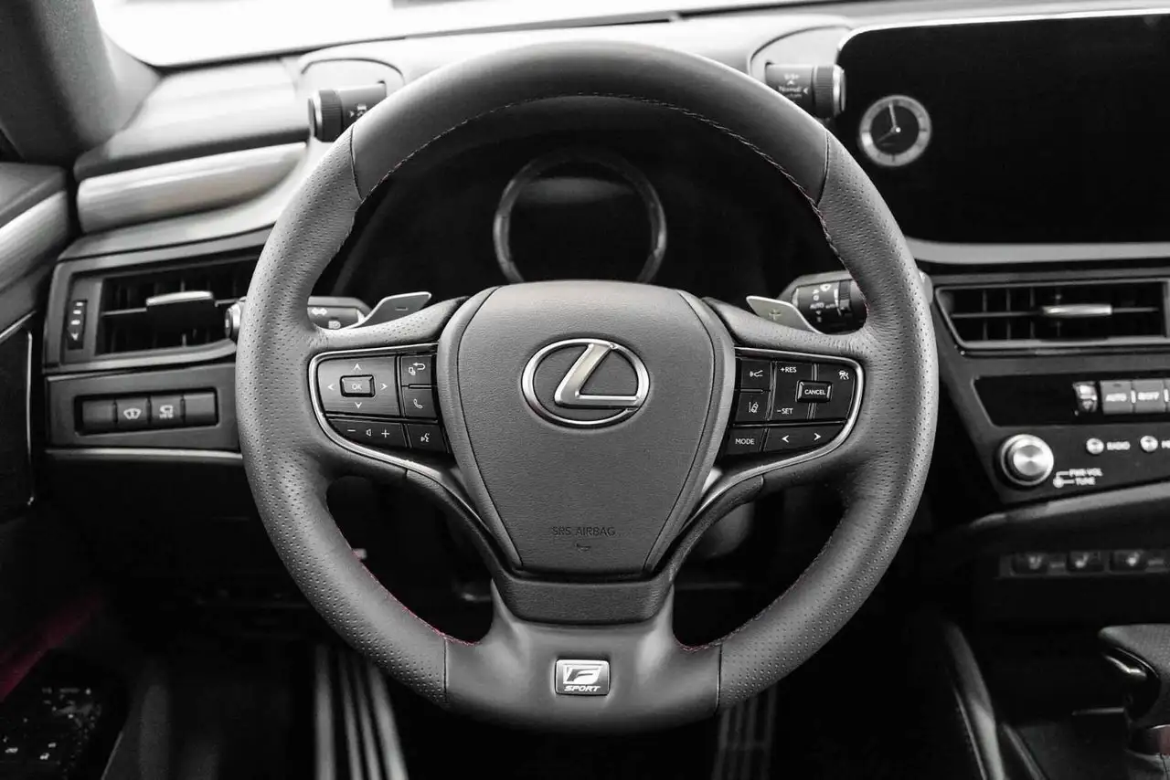 Lexus ES снимка Lexus ES