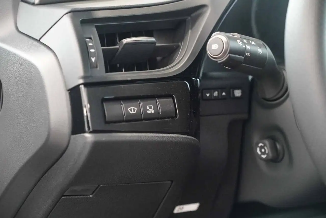 Lexus ES снимка Lexus ES