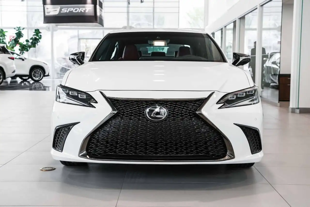 Lexus ES снимка Lexus ES