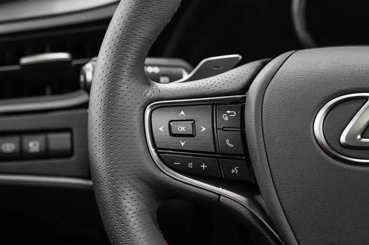 Lexus ES снимка Lexus ES