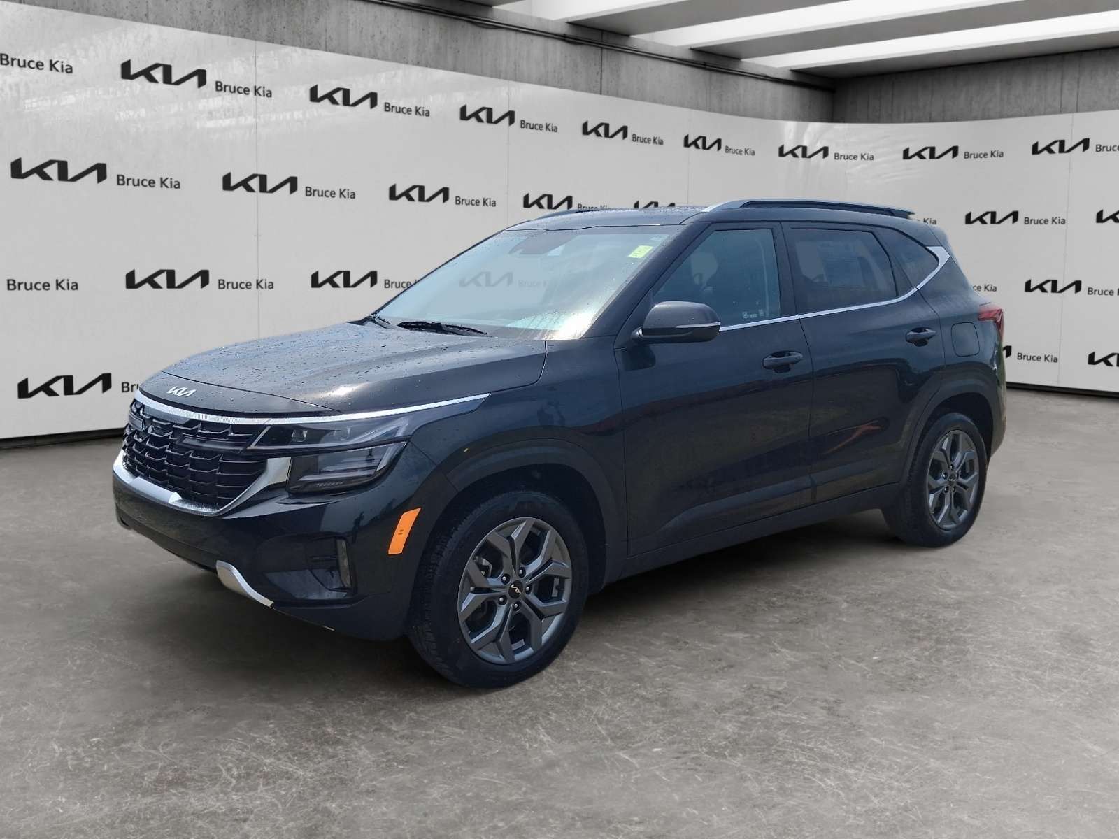 Black 2026 Kia Seltos SUV / Crossover All-Wheel Drive Automatic