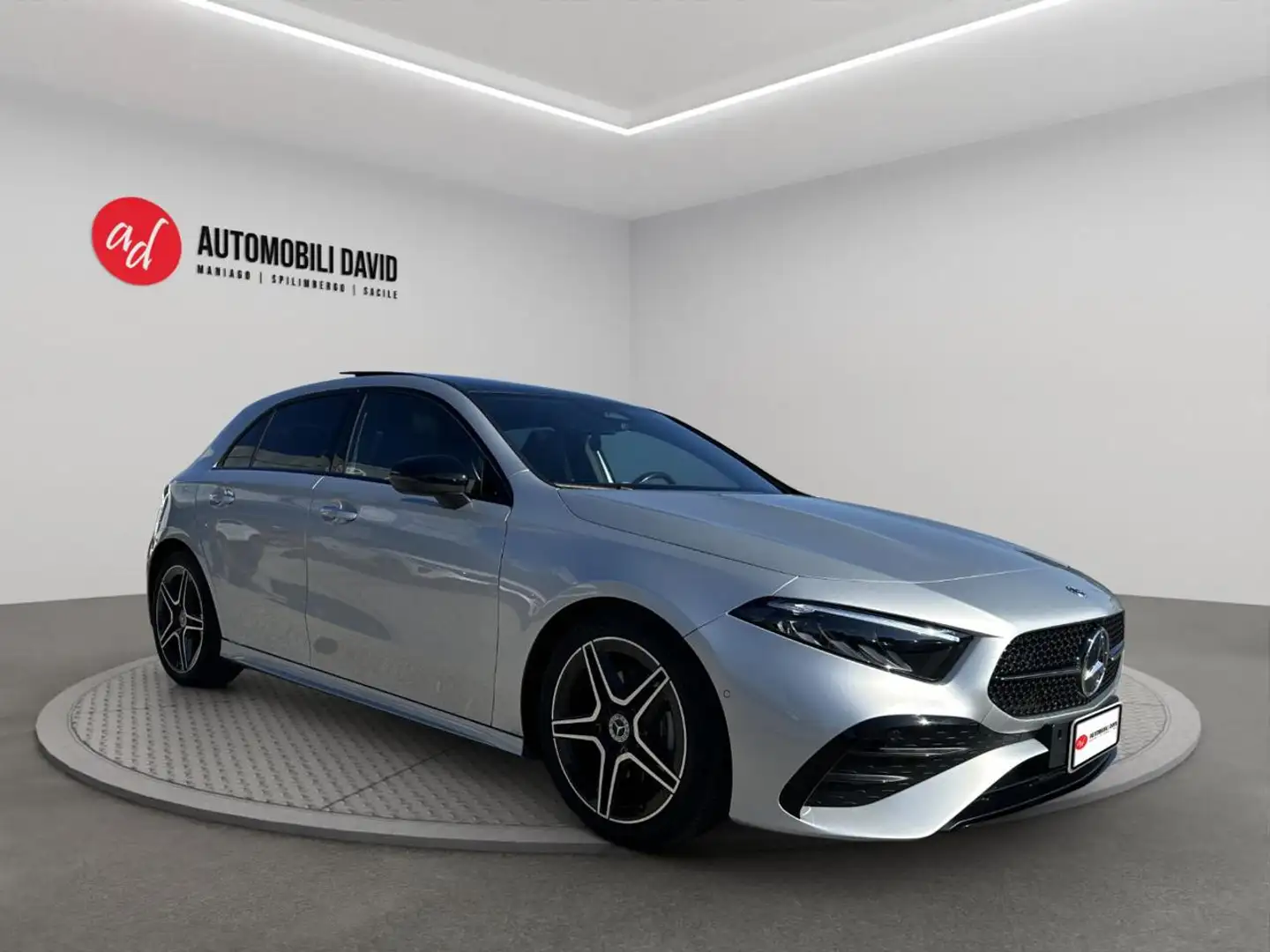 Mercedes-Benz A 180 d Automatic AMG Line Premium VENDE PRIVATO Argento - 2