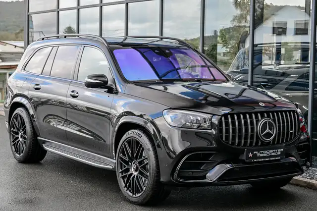 Mercedes-Benz G-Class view 3