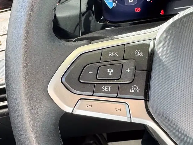 Volkswagen Golf view 20