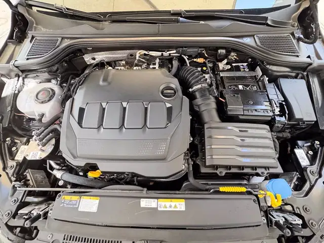 Volkswagen Golf view 12