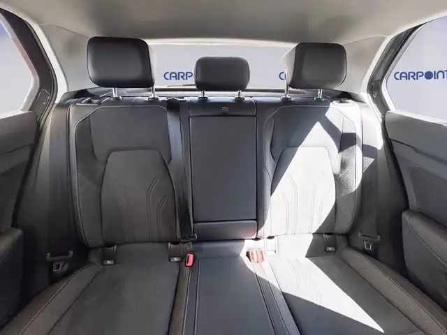 Volkswagen Golf view 9