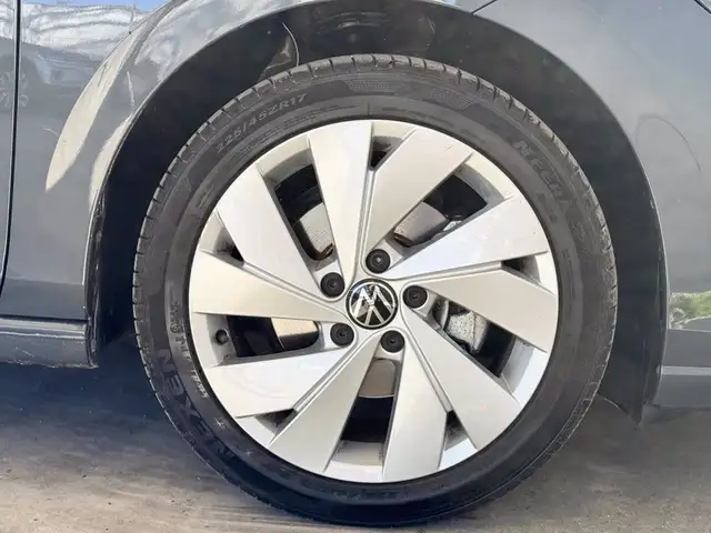Volkswagen Golf view 14