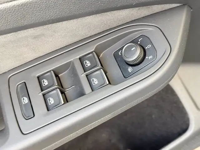 Volkswagen Golf view 19