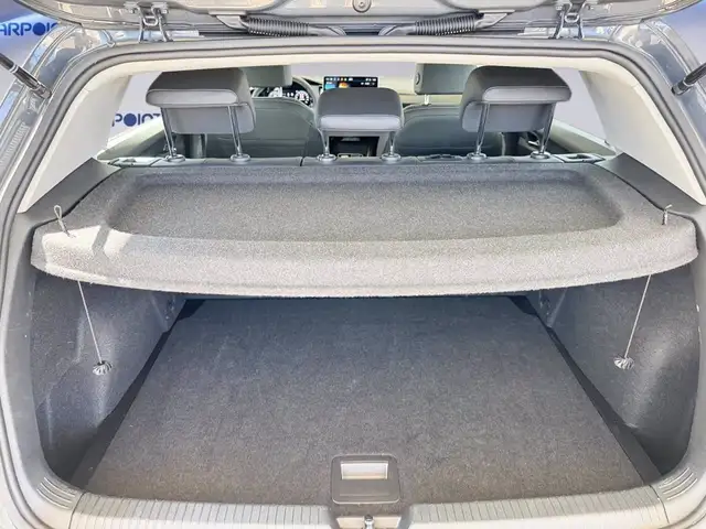 Volkswagen Golf view 11