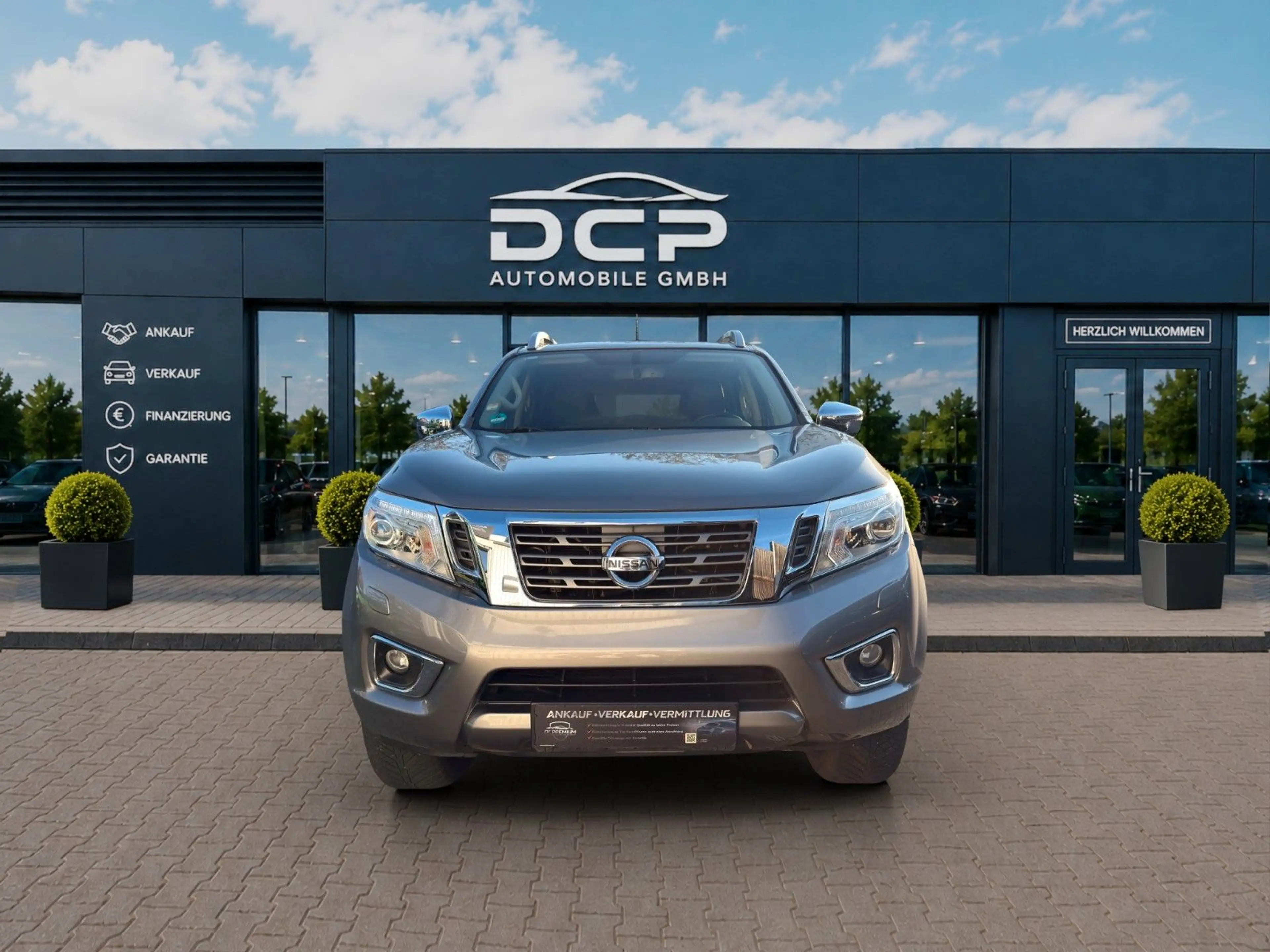 Nissan Navara NP300 Tekna Double Cab 4x4,Leder,LED — photo 2