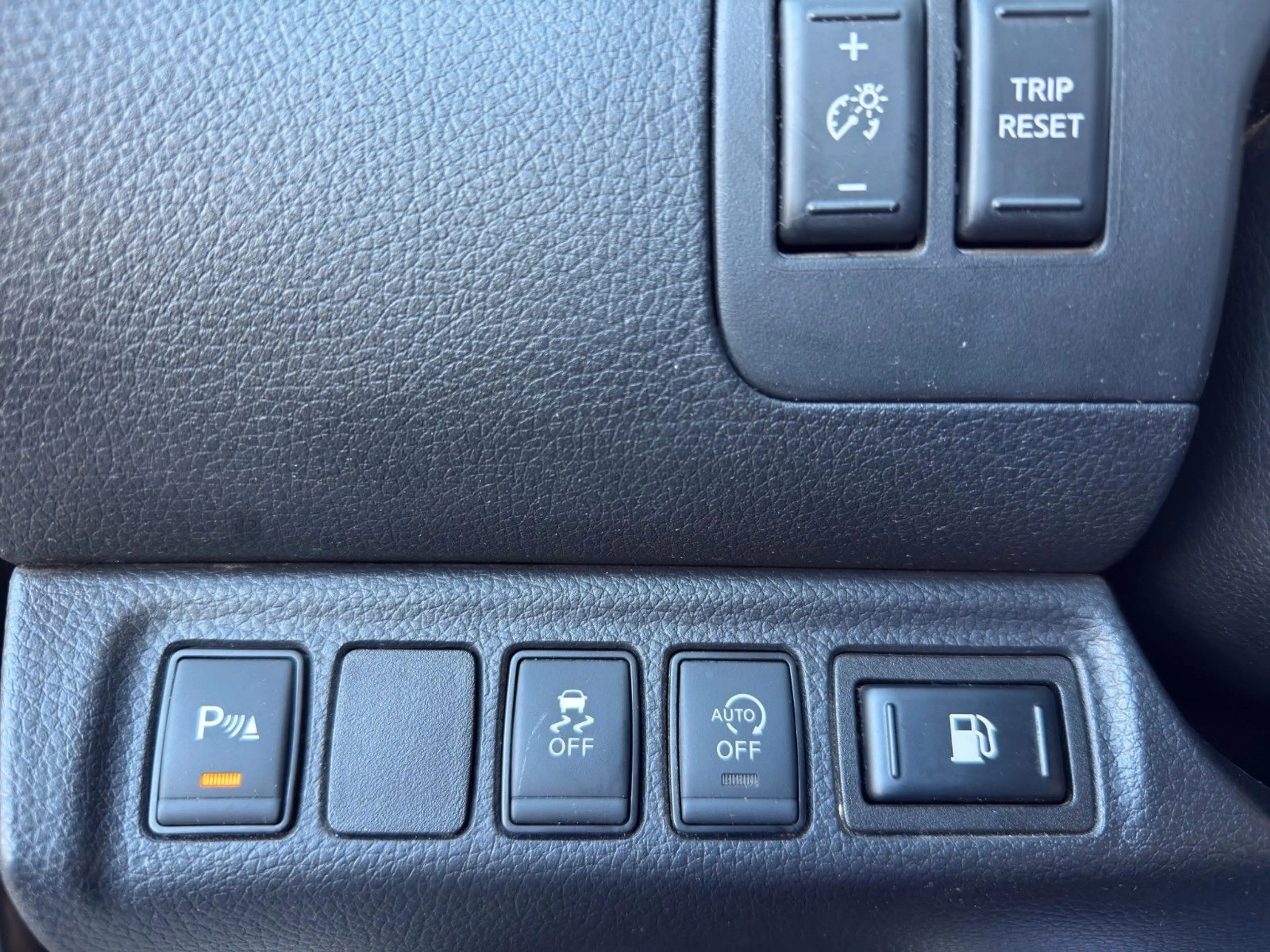 Nissan Navara NP300 Tekna Double Cab 4x4,Leder,LED — photo 24