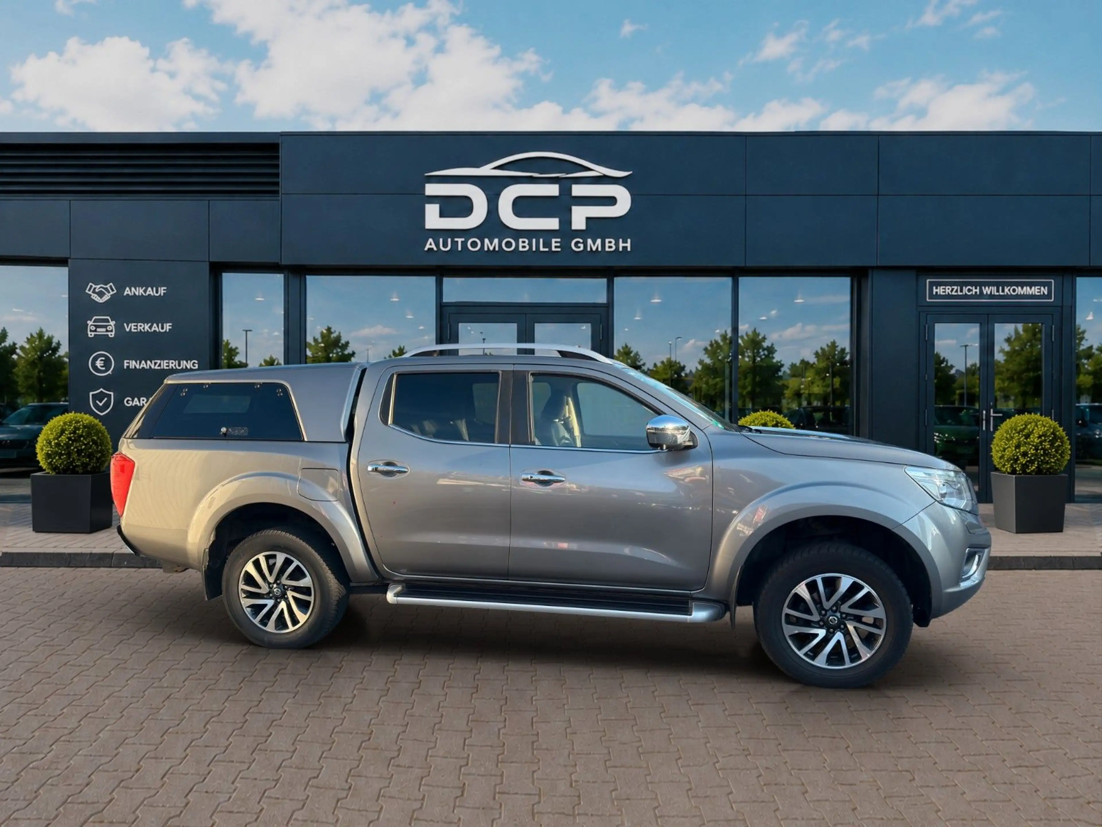 Nissan Navara NP300 Tekna Double Cab 4x4,Leder,LED — photo 8