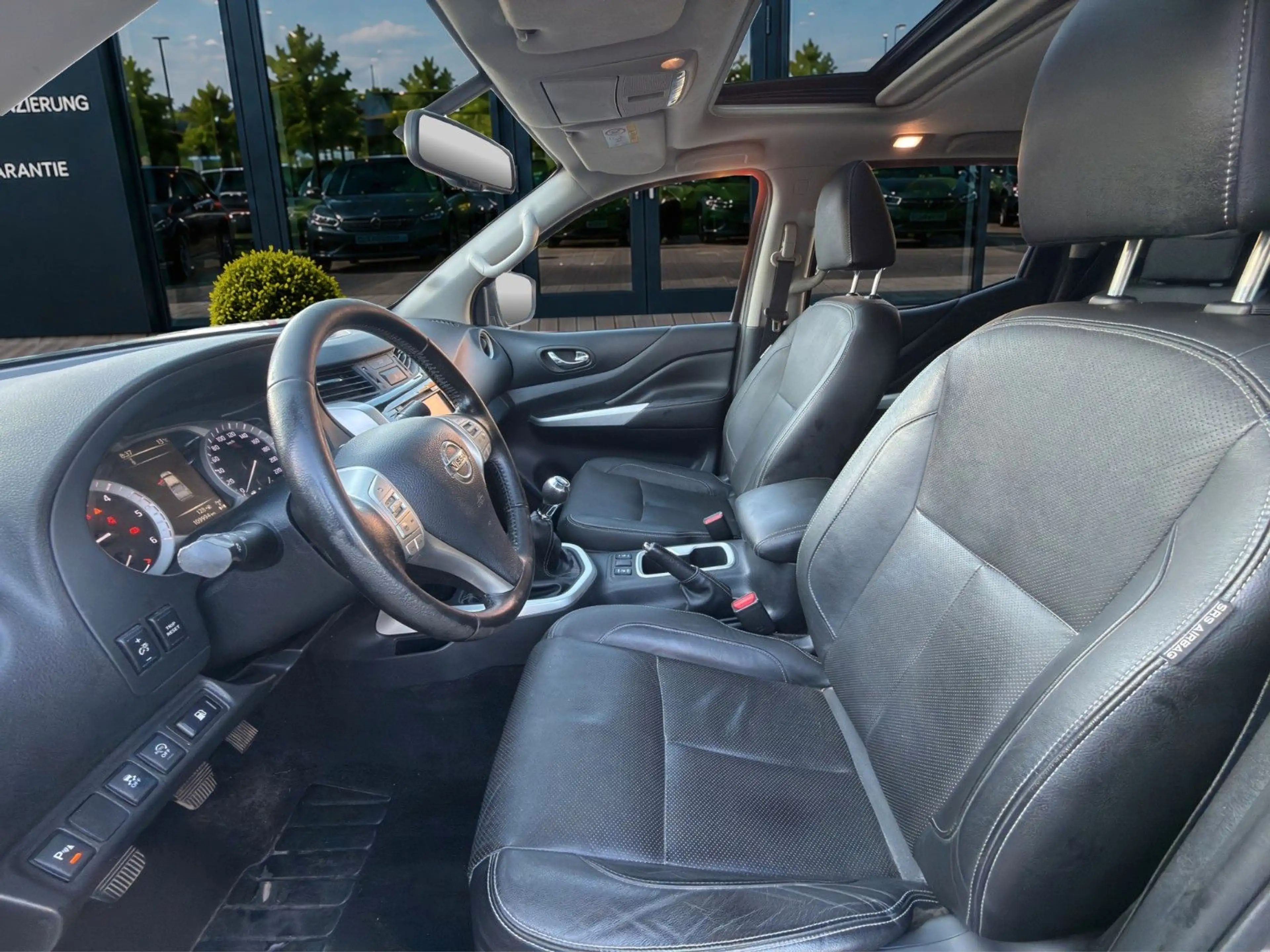 Nissan Navara NP300 Tekna Double Cab 4x4,Leder,LED — photo 10