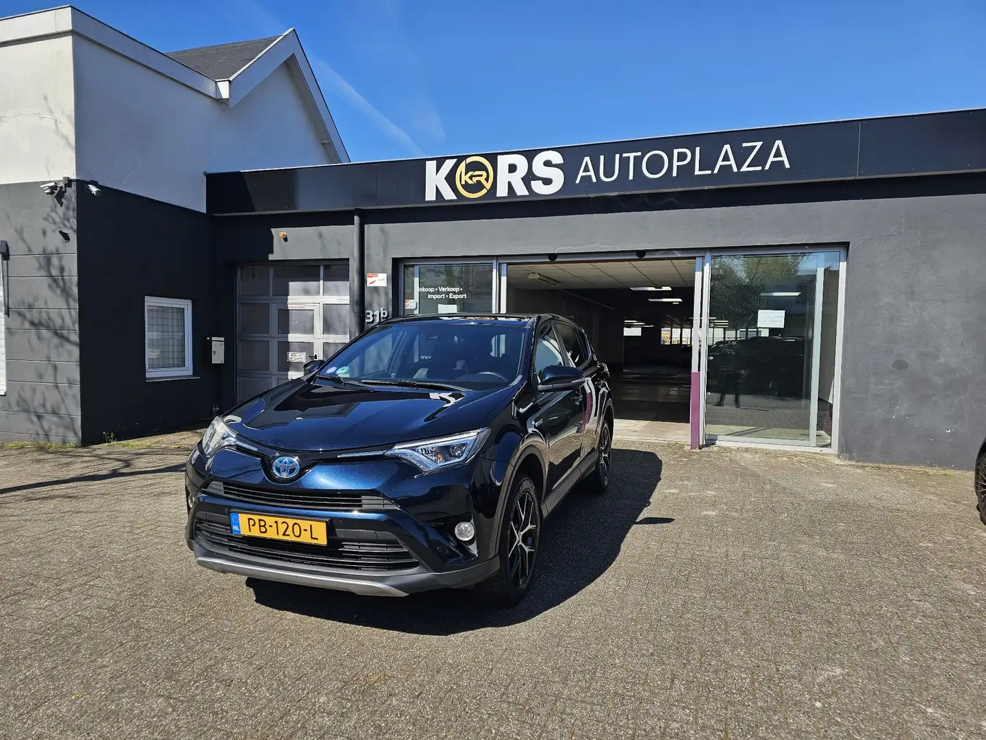 Toyota RAV 4 2.5 Hybrid Style Fekete - 2