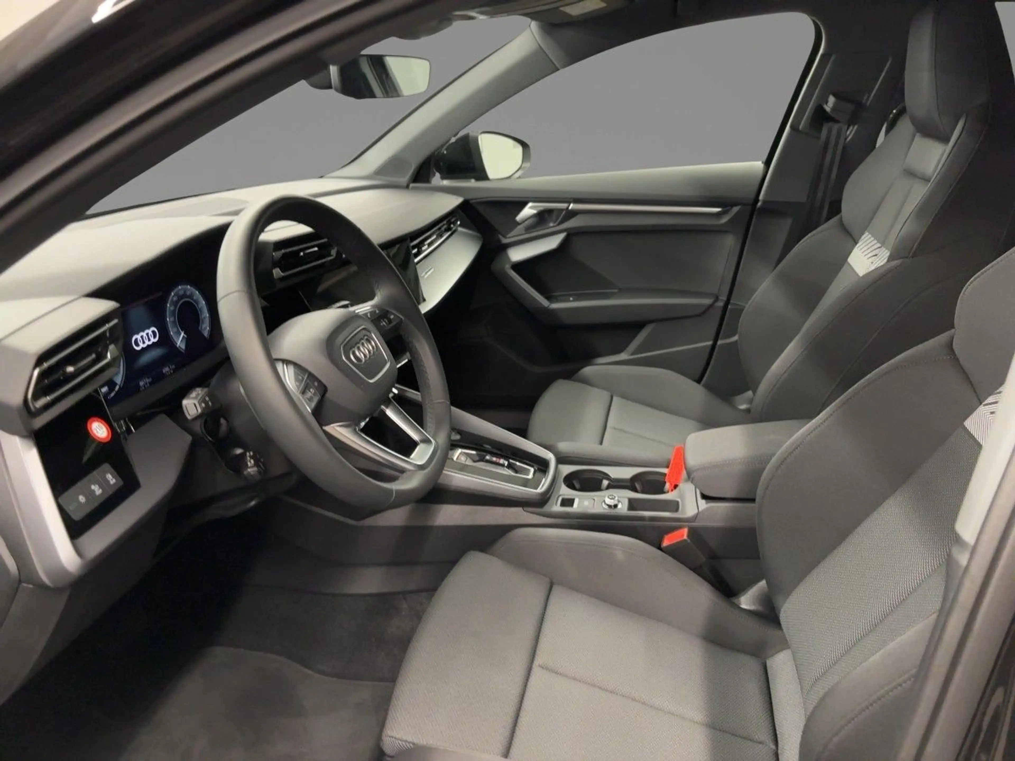 Audi A3 TFSI e S tr. — photo 10