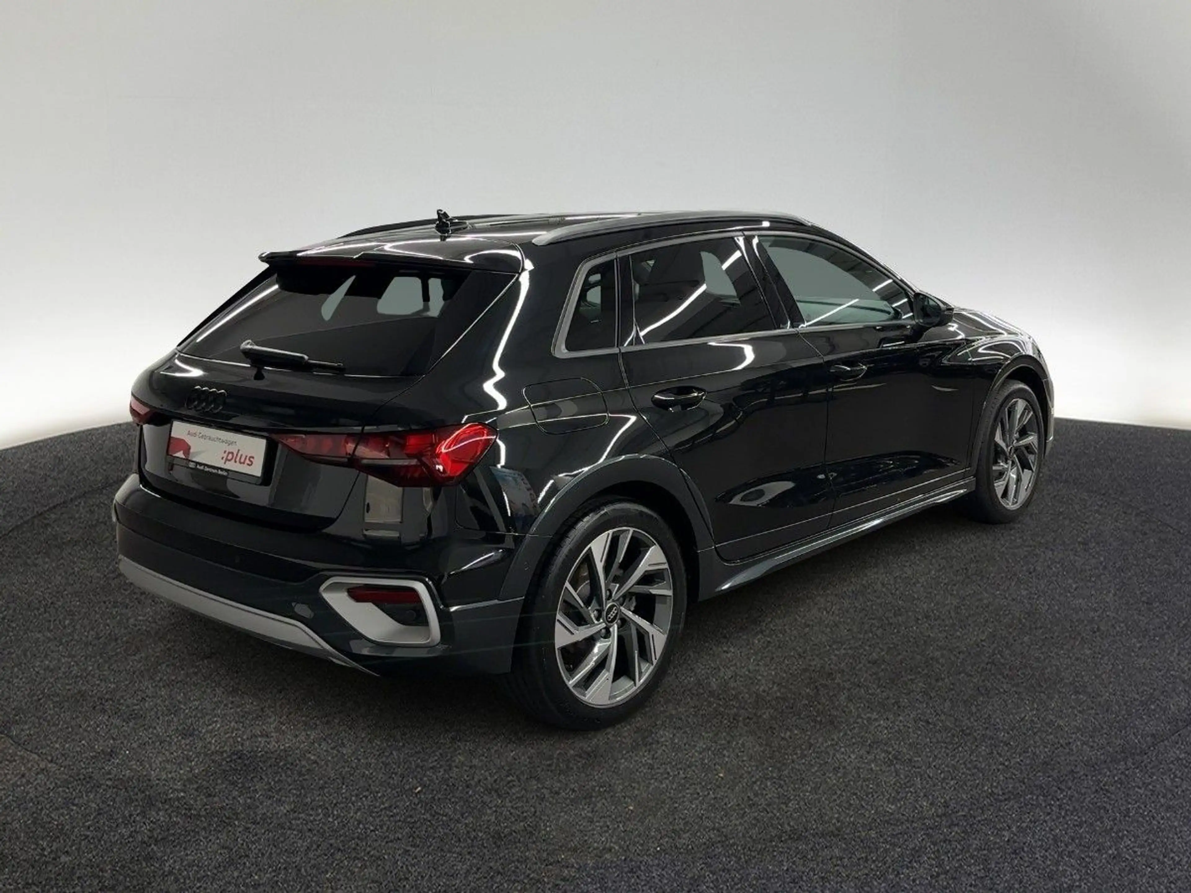 Audi A3 TFSI e S tr. — photo 6