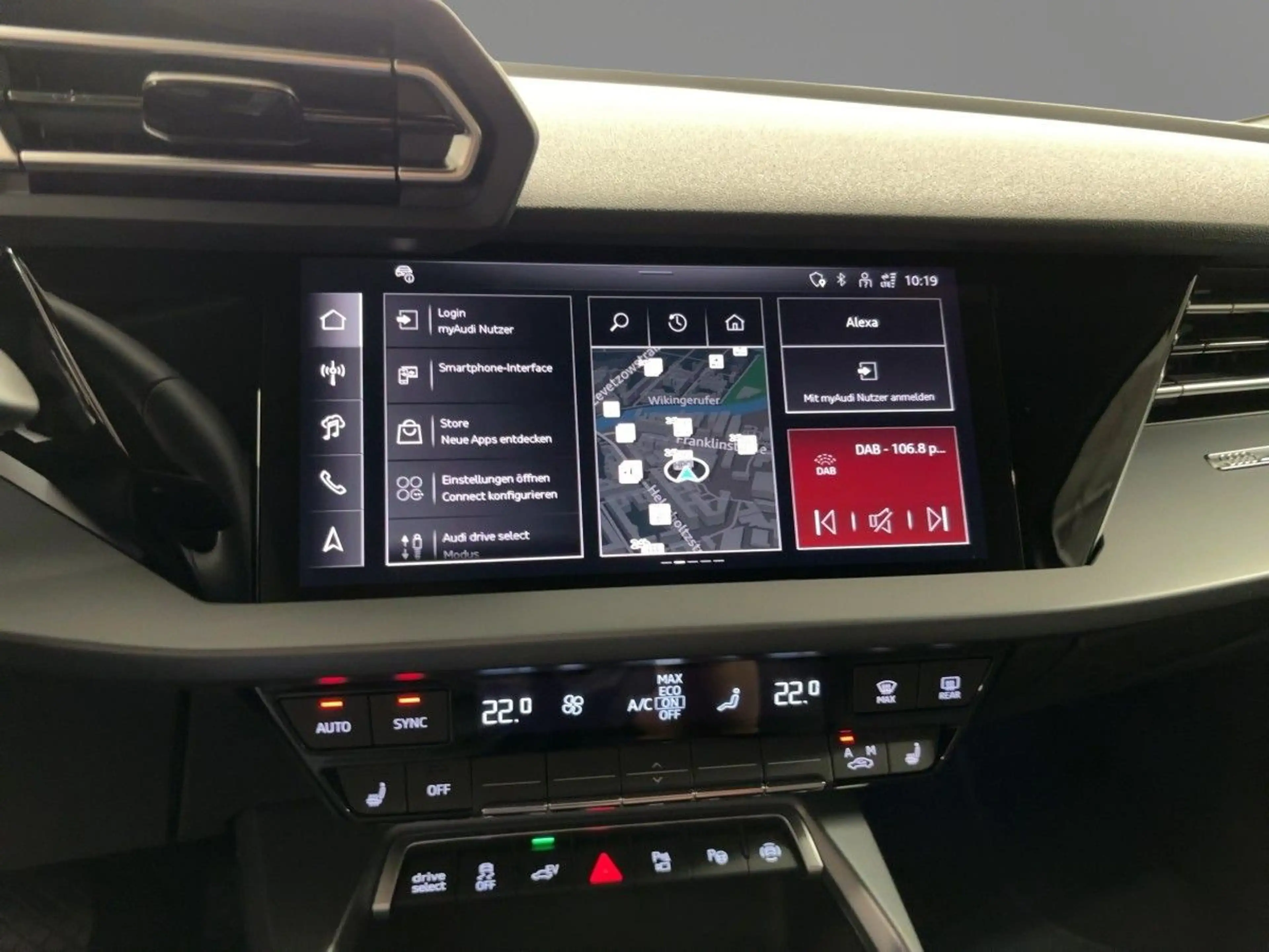 Audi A3 TFSI e S tr. — photo 14
