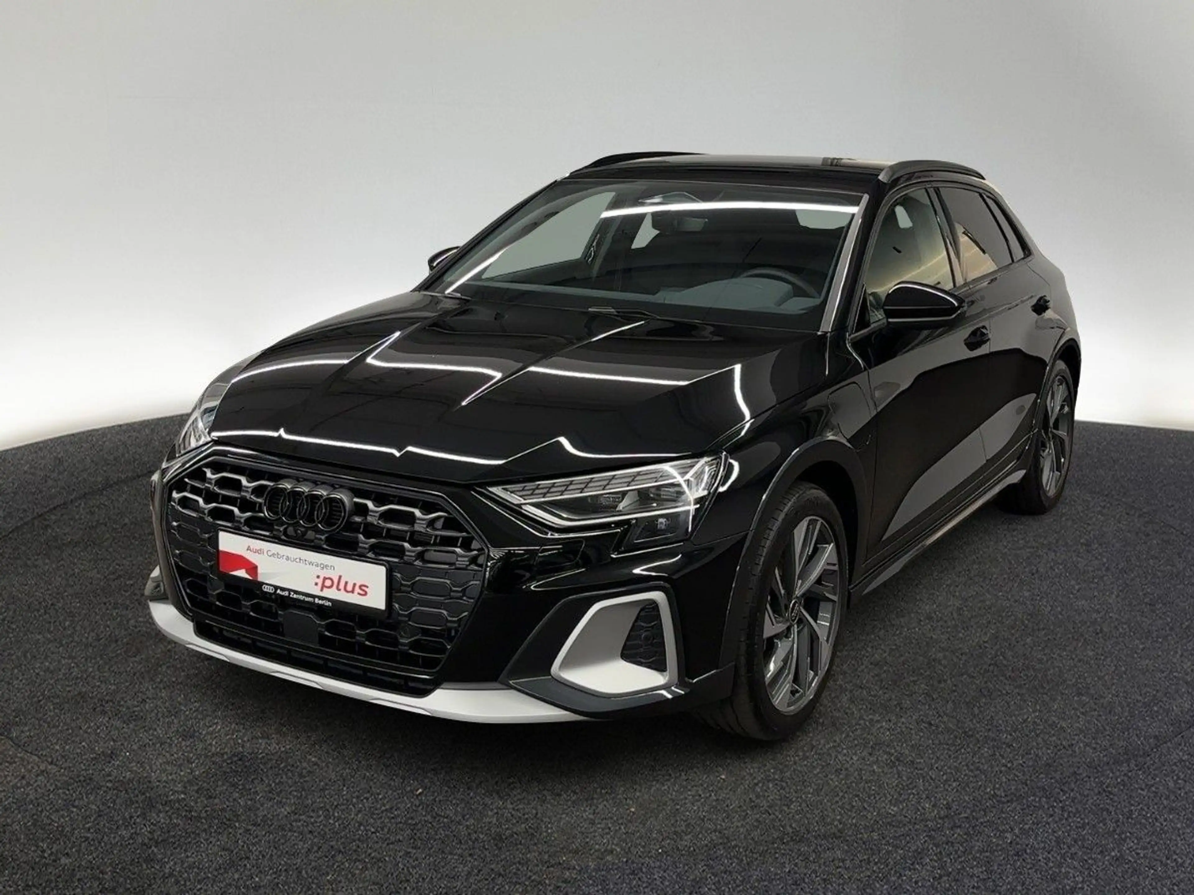 Audi A3 TFSI e S tr. — photo 2