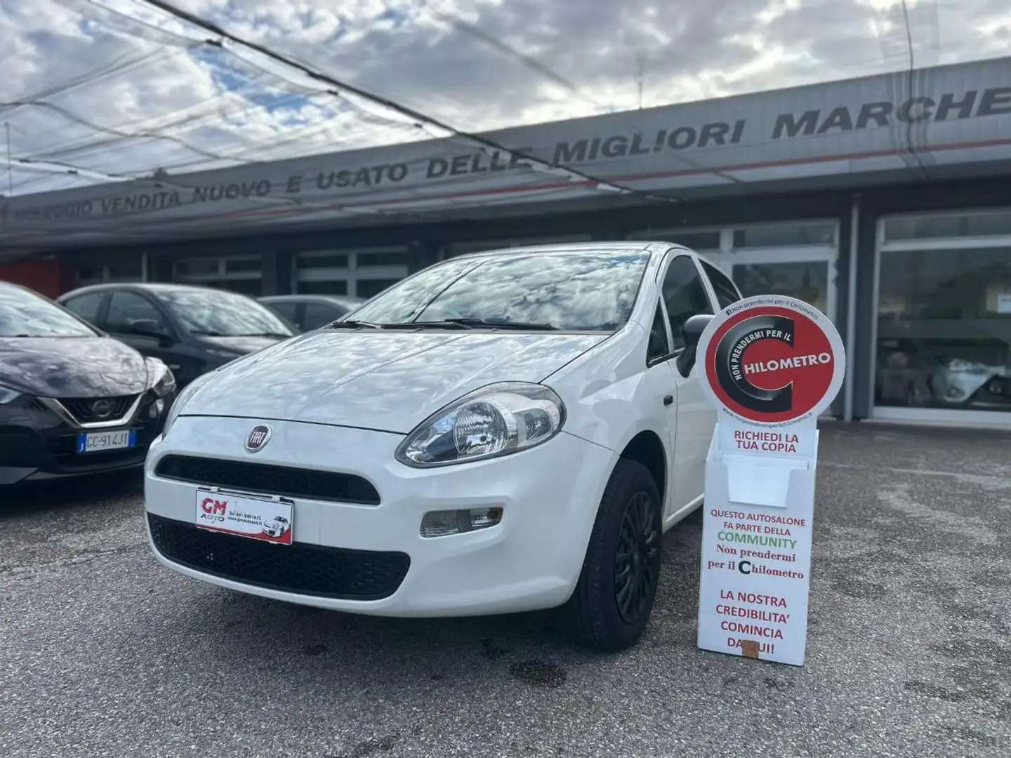 Fiat Punto 1.4 8V 5 porte Natural Power Street Beige - 1