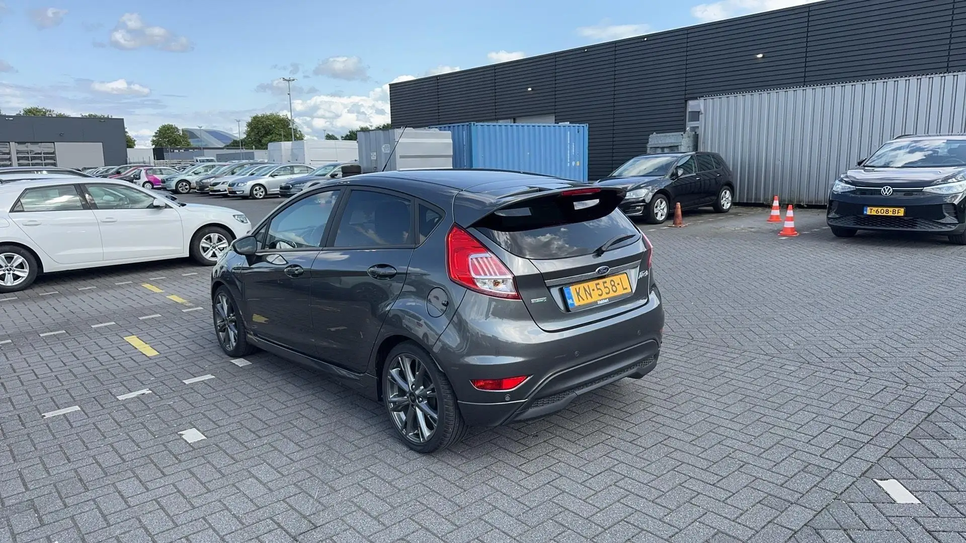 Ford Fiesta 1.0 EcoBoost ST Line Grijs - 2