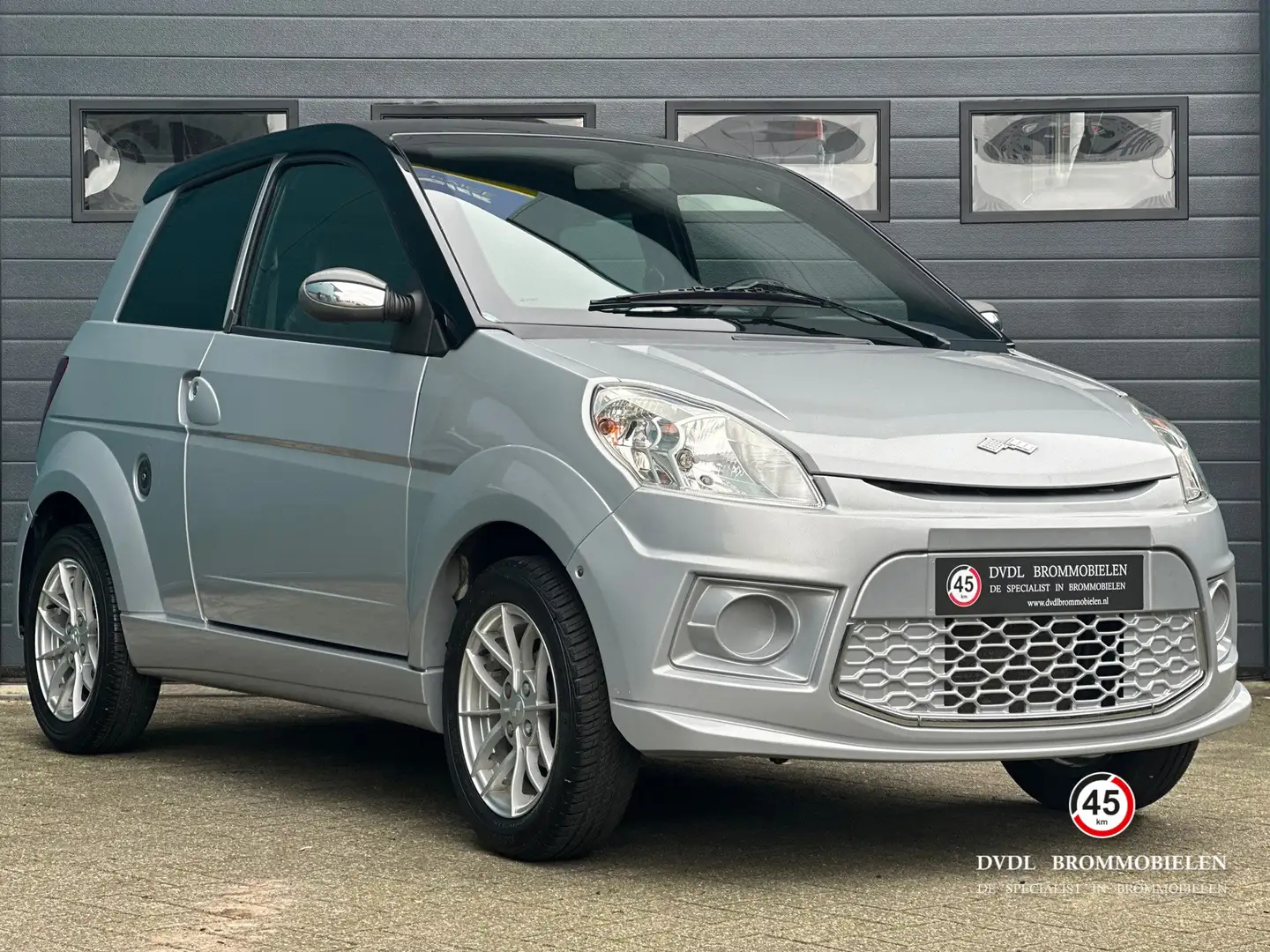 Ligier IXO Club DCI Brommobiel 45km 2013 31dkm NIEUWSTAAT! Zilver - 2