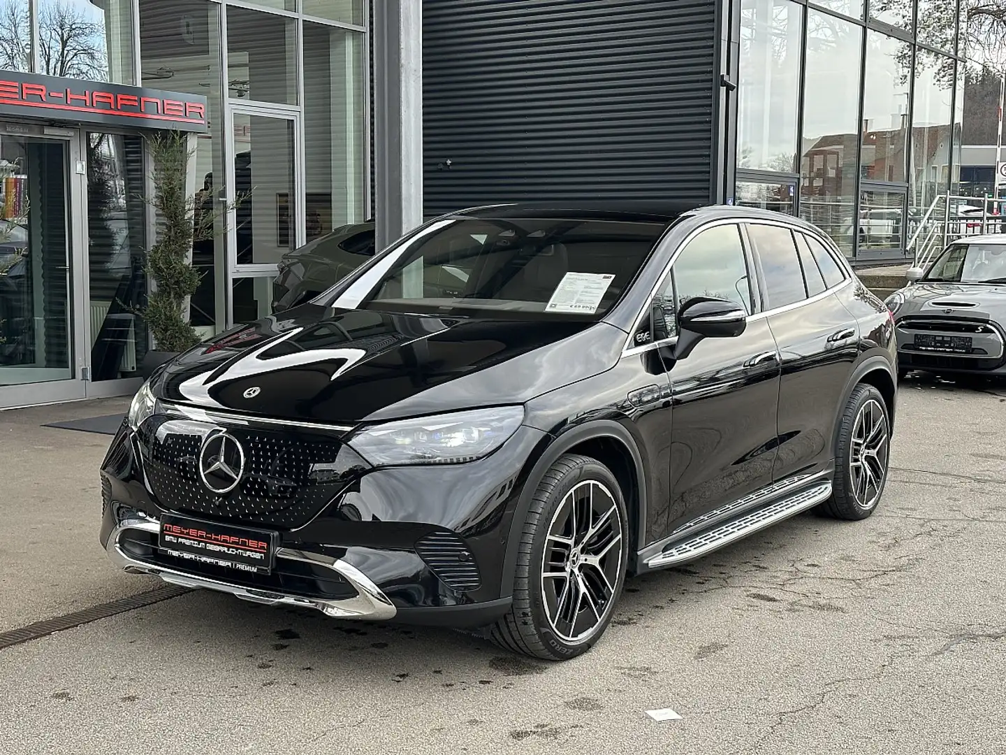Mercedes-Benz EQE 500 EQE SUV 500 4matic 90,6kWh Aut. Panorama, 360gr... Schwarz - 1