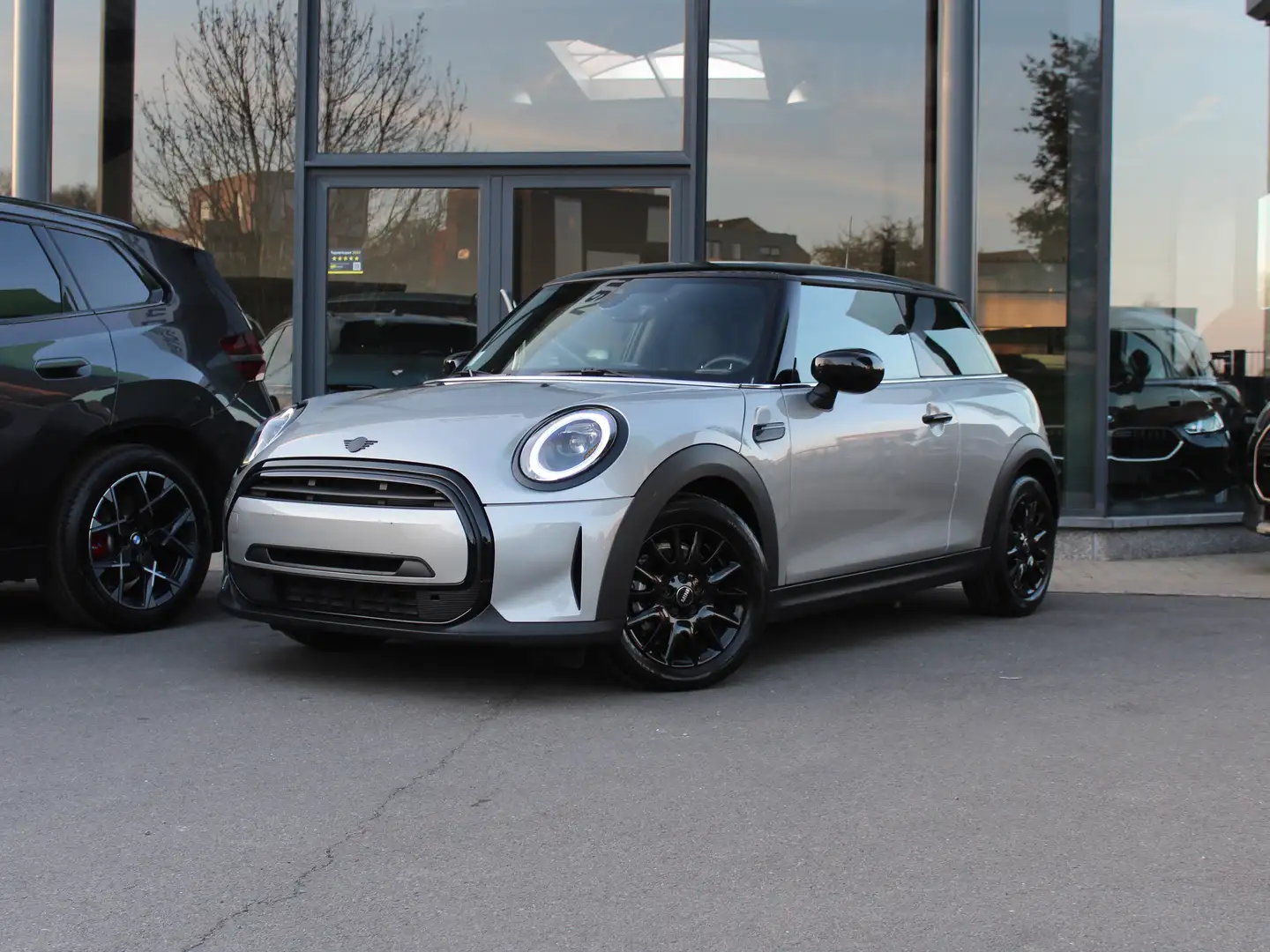 MINI Cooper 3-deurs AUTOMAAT / PDC / LED / CARPLAY   - NEW!! Grijs - 1