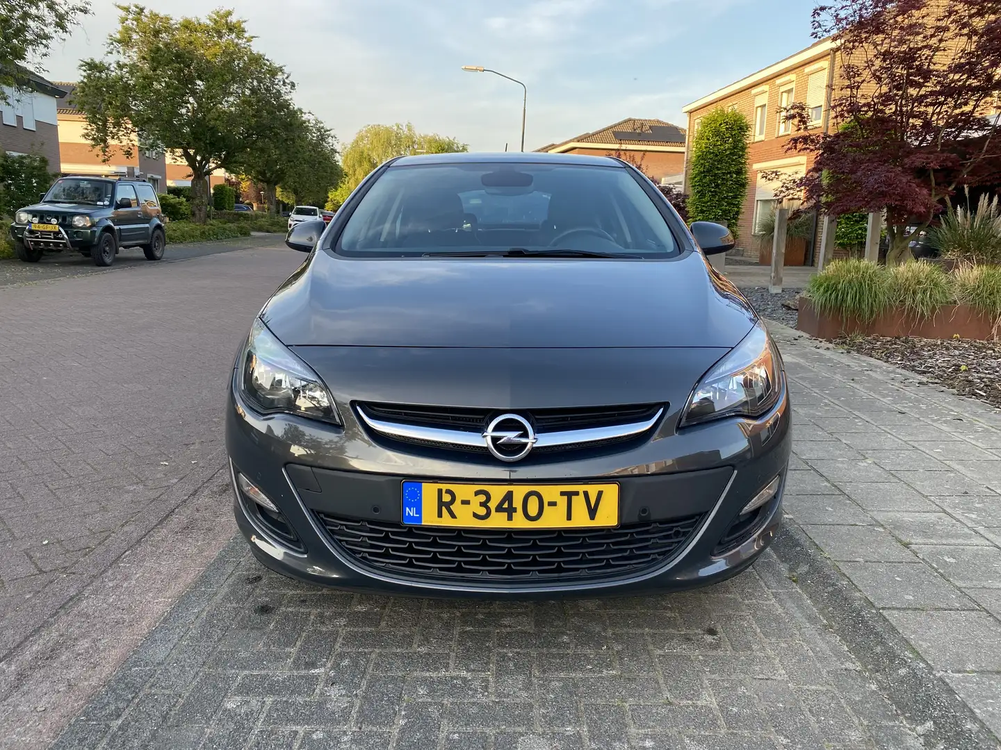 Opel Astra 1.4 Turbo Cosmo | SENS | CRUIS + winterbanden Gris - 2