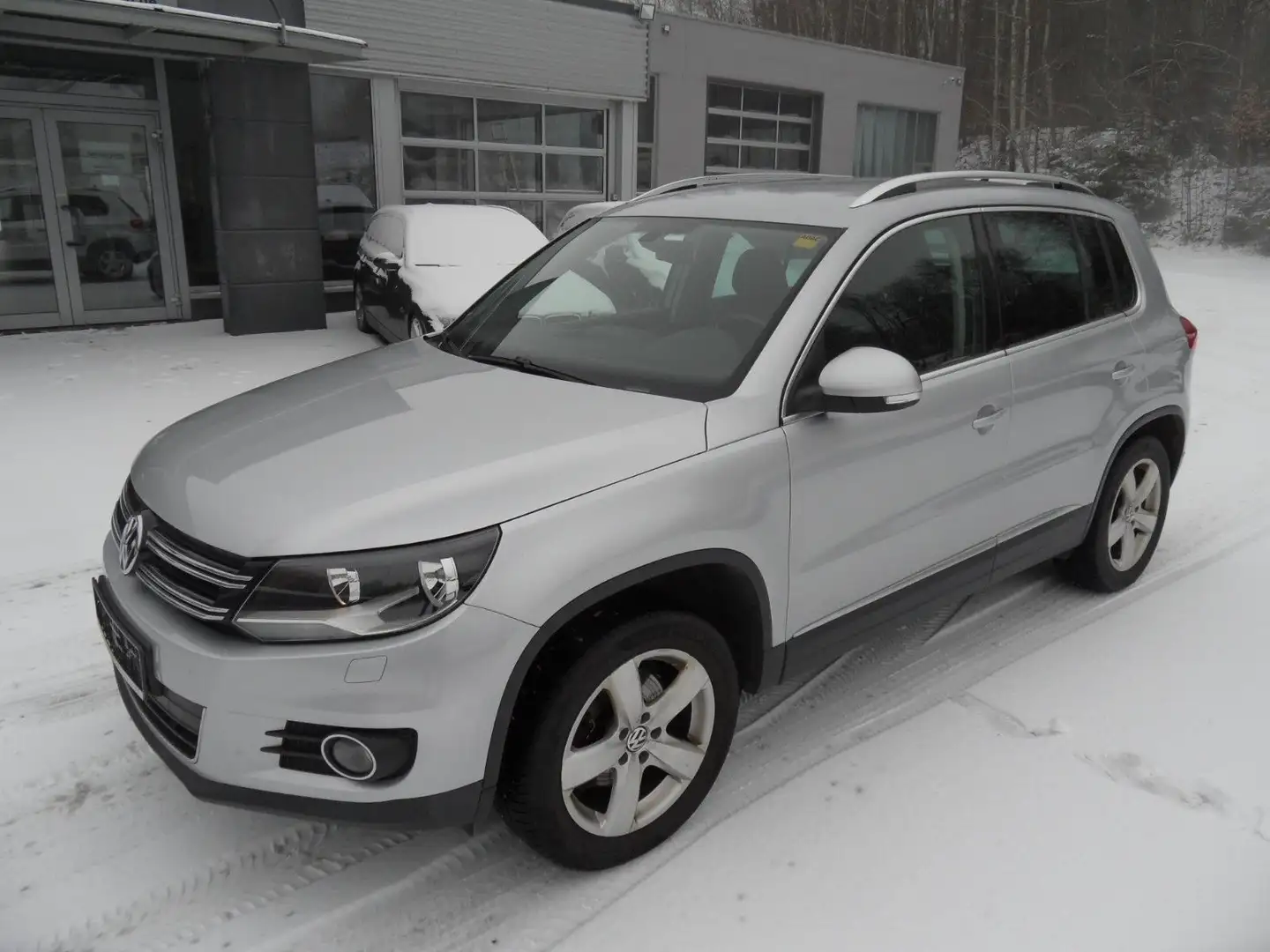 Volkswagen Tiguan Sport & Style 4Motion Silber - 2