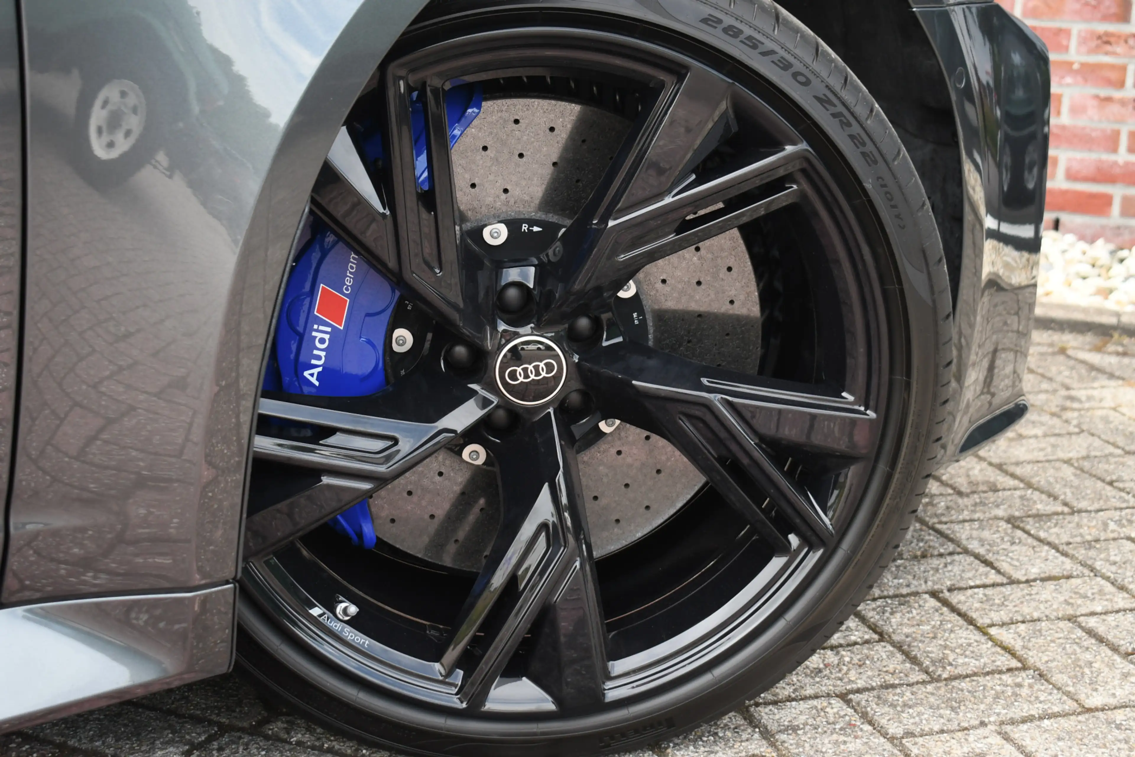 Audi RS6 Avant 4.0 TFSI quattro Dyn+ B&O-high Carbon Pano C — photo 9