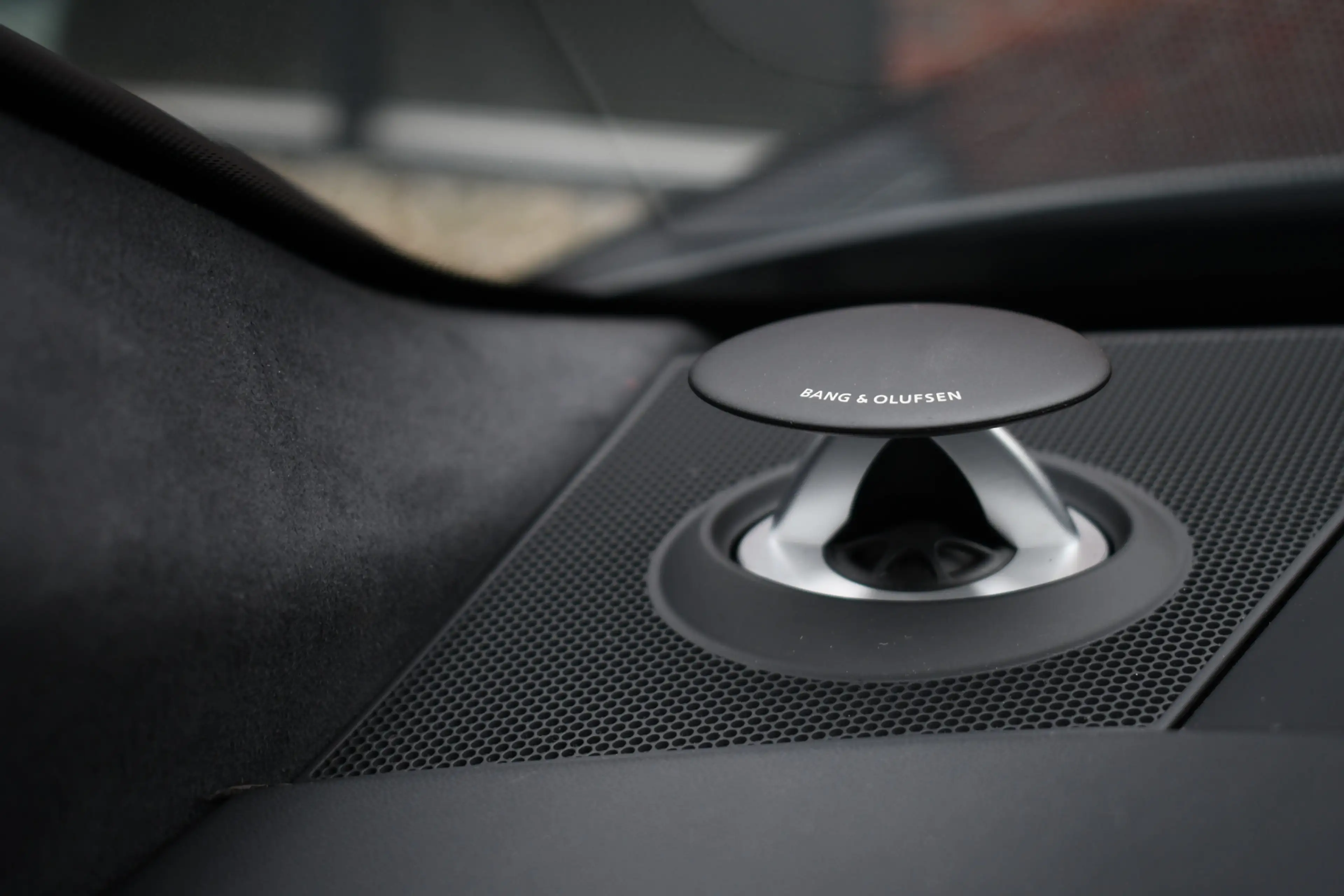 Audi RS6 Avant 4.0 TFSI quattro Dyn+ B&O-high Carbon Pano C — photo 11