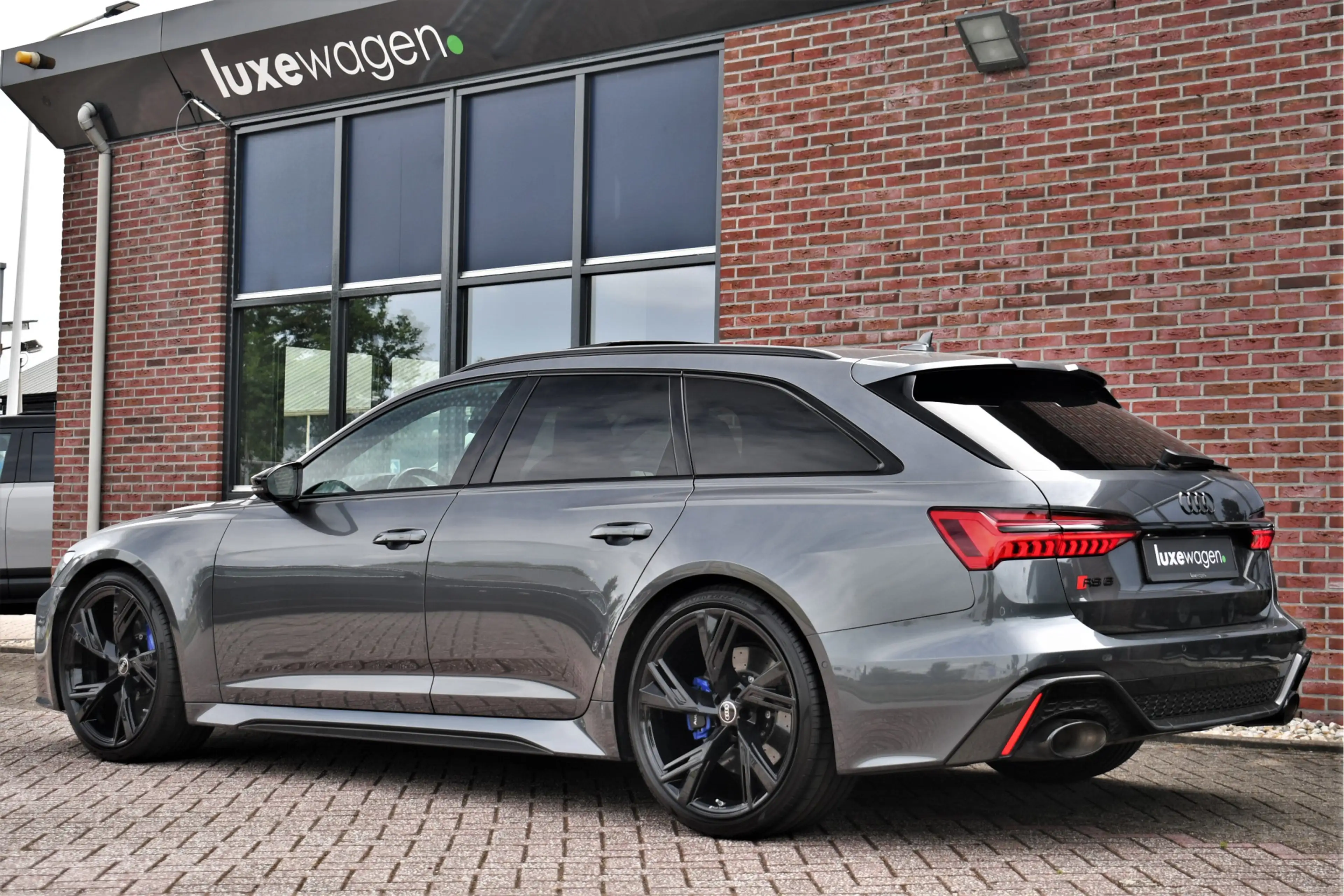 Audi RS6 Avant 4.0 TFSI quattro Dyn+ B&O-high Carbon Pano C — photo 6