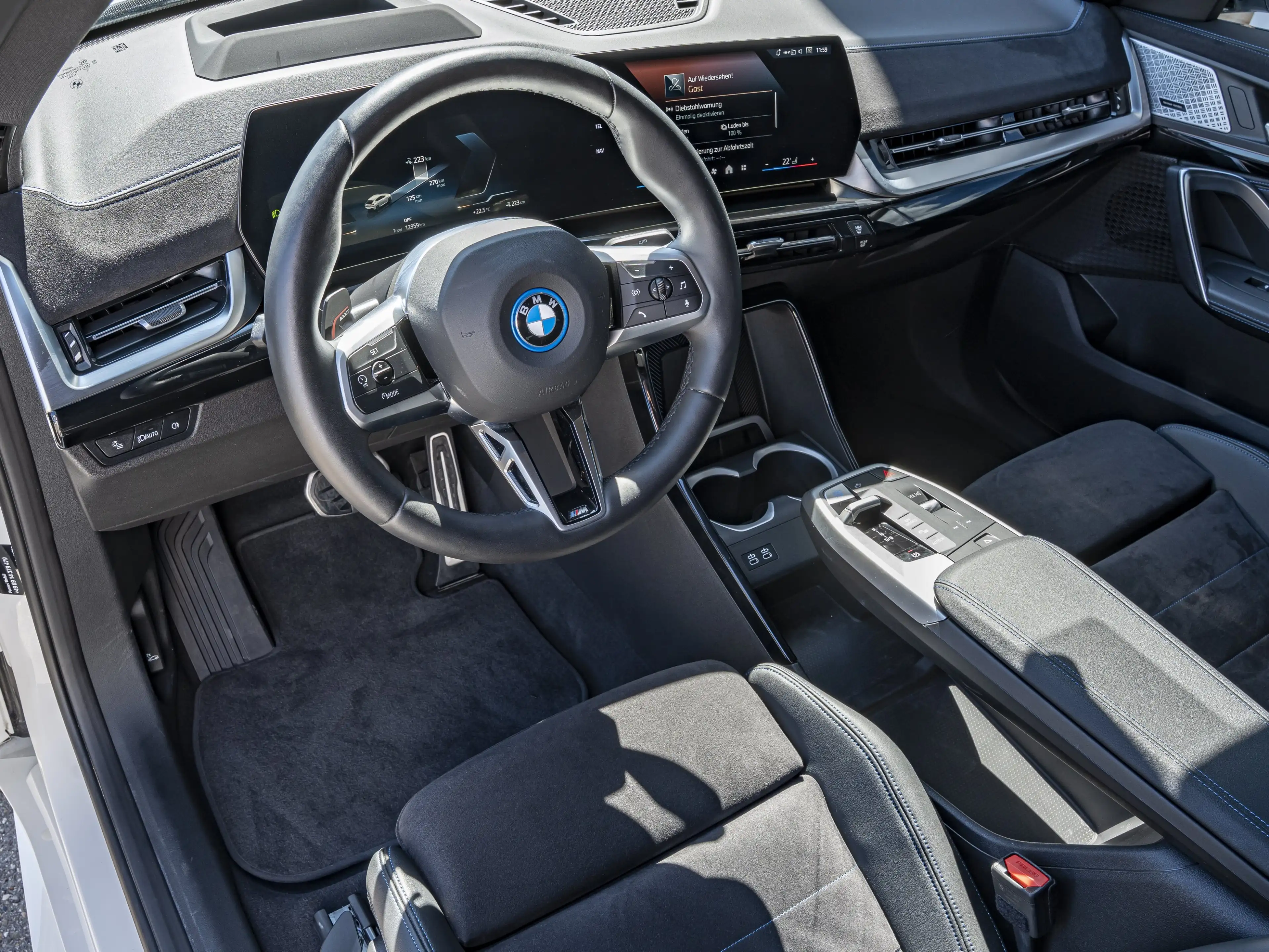 BMW iX2 xDrive30 M-Sport Pro 19Z DA+ 360° H/K AHK HUD — photo 5