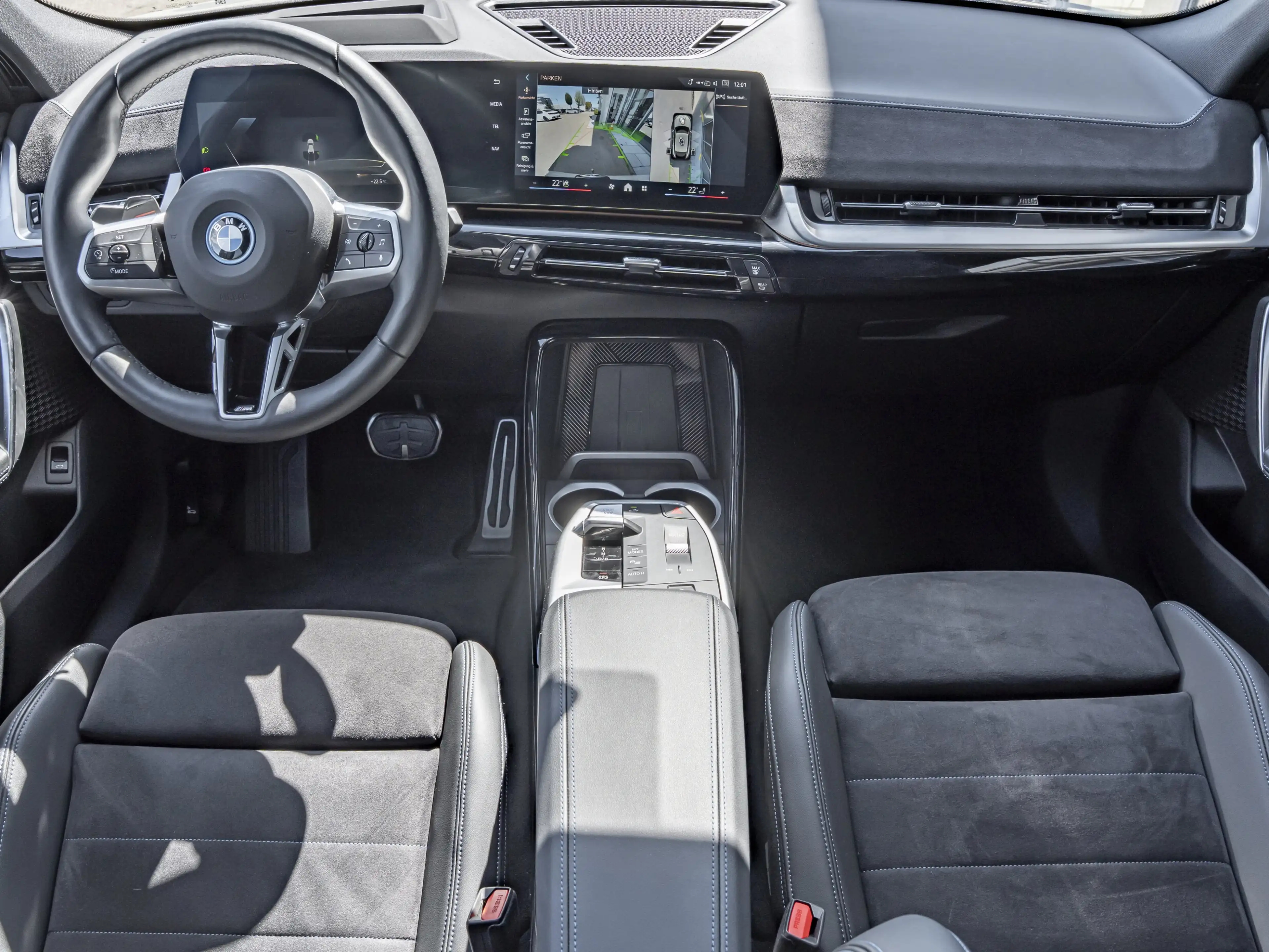 BMW iX2 xDrive30 M-Sport Pro 19Z DA+ 360° H/K AHK HUD — photo 6