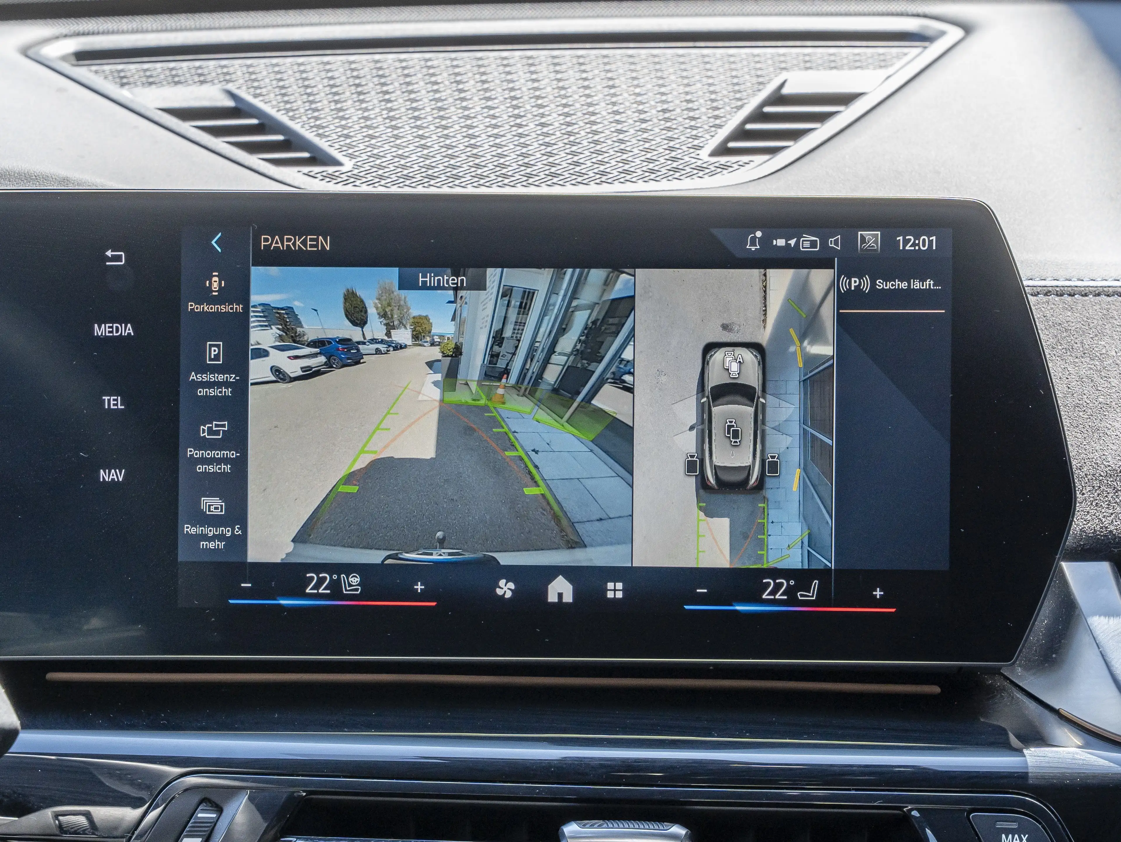 BMW iX2 xDrive30 M-Sport Pro 19Z DA+ 360° H/K AHK HUD — photo 7