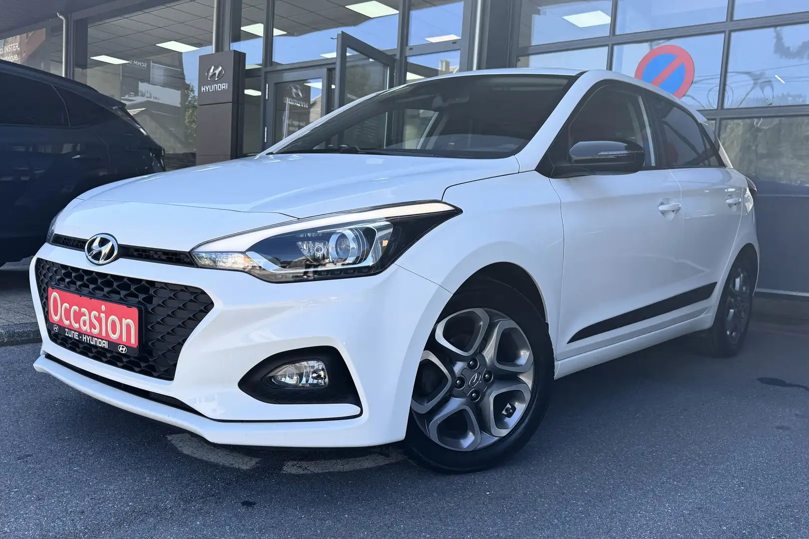 Hyundai i20 i20 1.2i Twist Techno Pack Blanc - 1