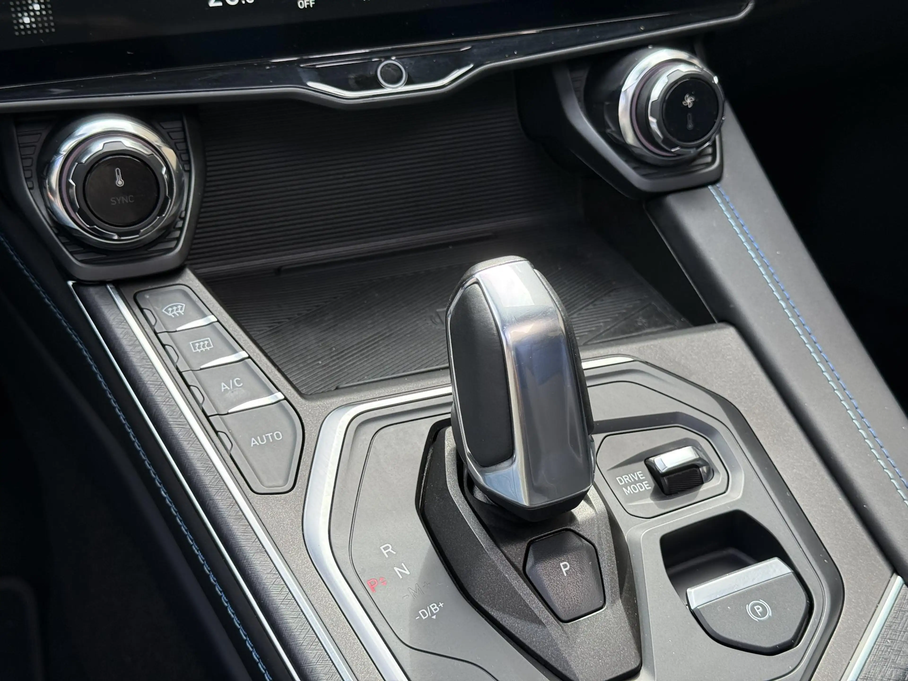 Lynk & Co 01 1.5 PHEV 261pk | Blackline | Zwarte hemel | Rolhoe — photo 18