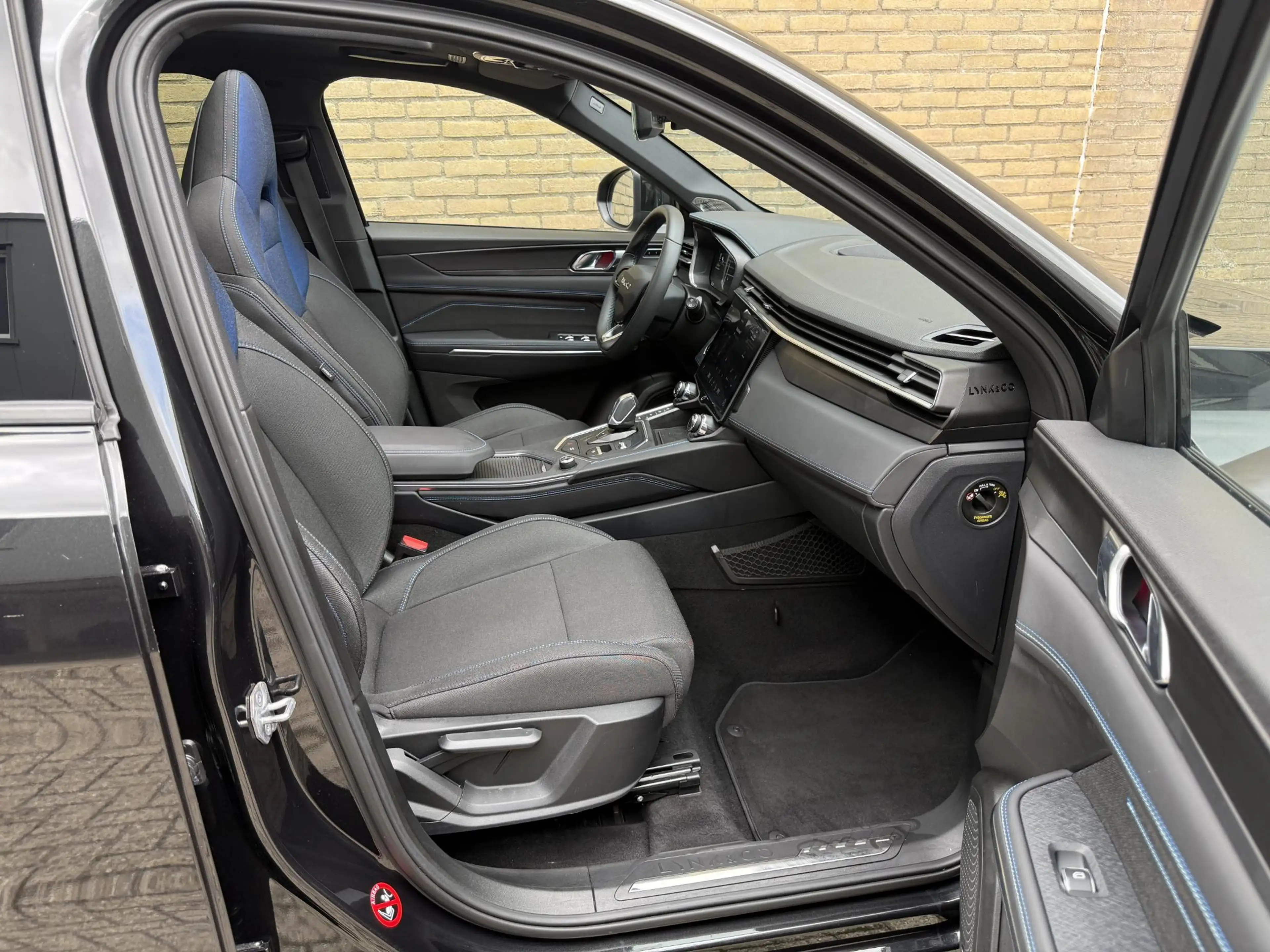 Lynk & Co 01 1.5 PHEV 261pk | Blackline | Zwarte hemel | Rolhoe — photo 27