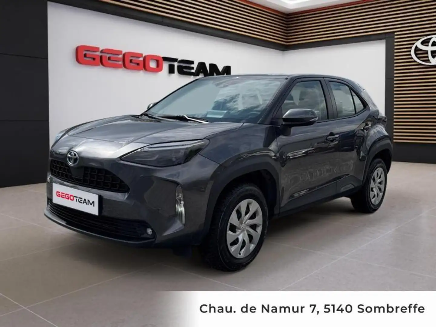 Toyota Yaris Cross 1.5 HSD DYNAMIC CARPLAY CAMERA Grijs - 1