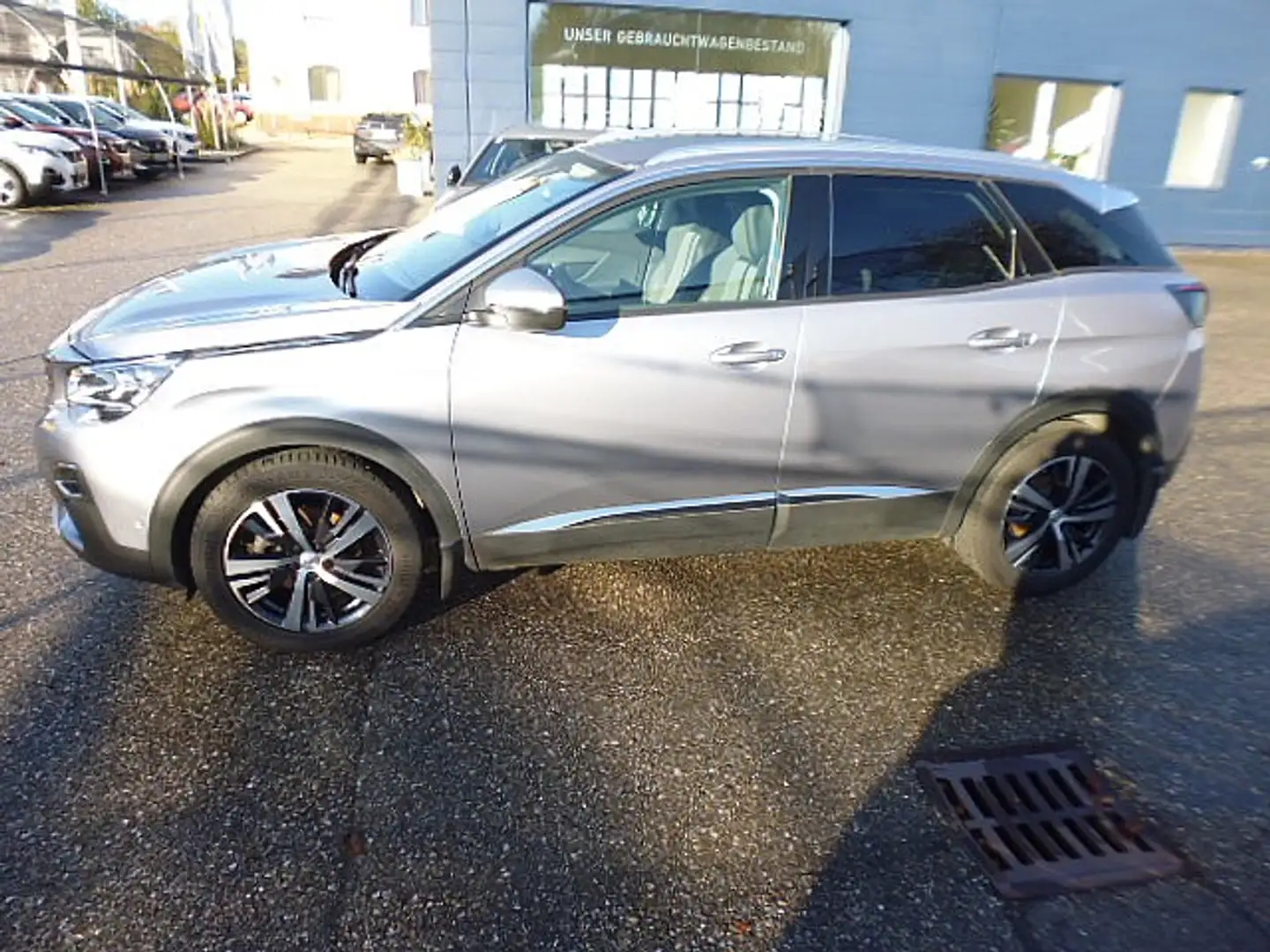 Peugeot 3008 1,5 BlueHDi 130 S&S 6-Gang Allure Gris - 2