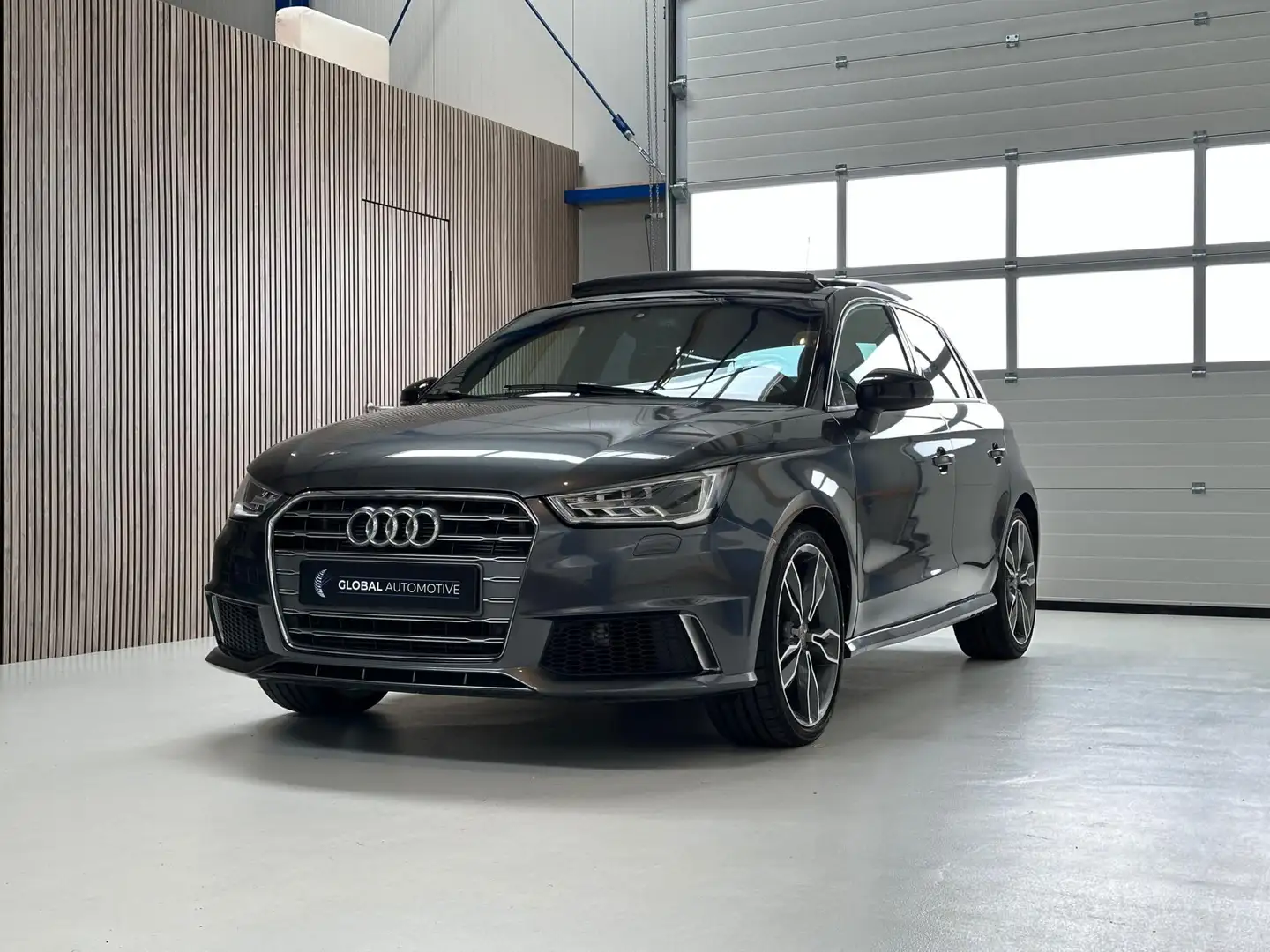 Audi A1 SPORTBACK 1.8 TFSI Sportback - 180 PK - AUTOMAAT - Gris - 1